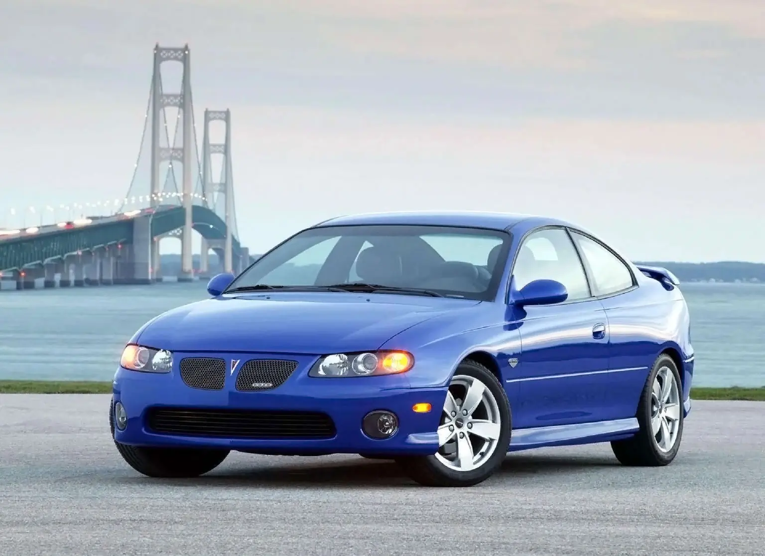 blue 2004 pontiac gto