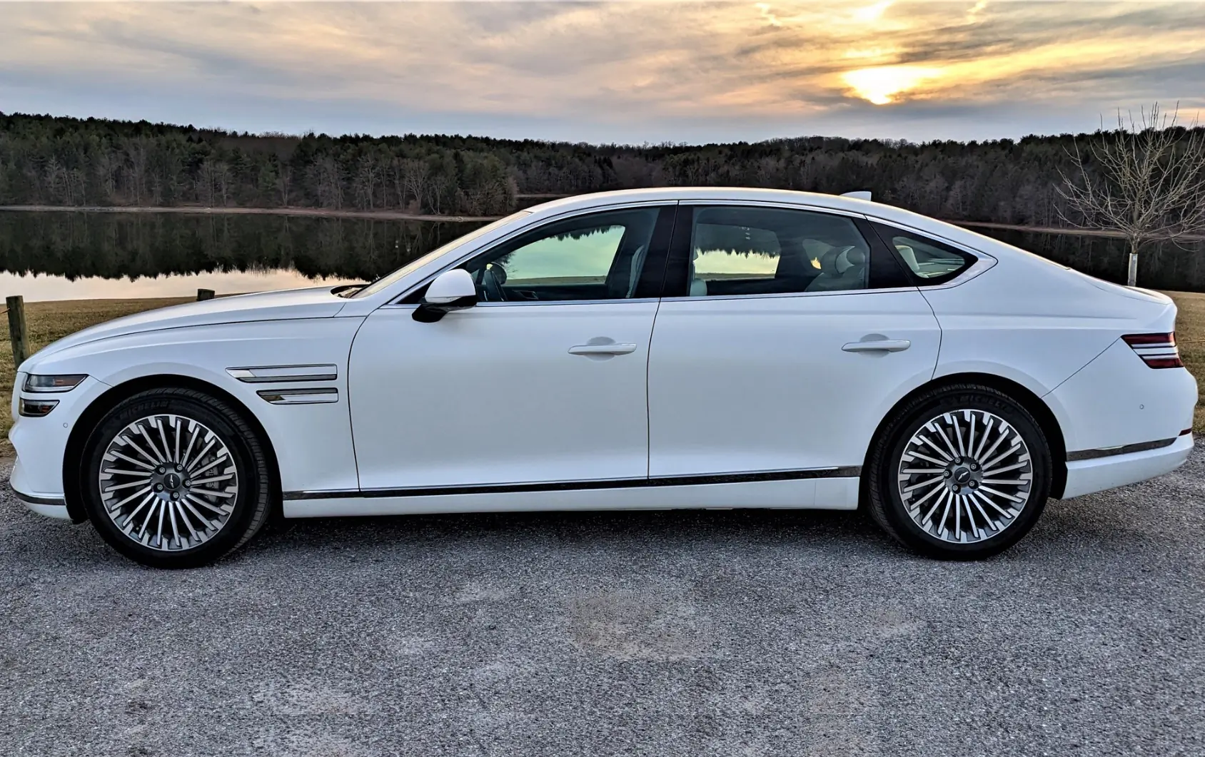2023 Genesis Electrified G80 side