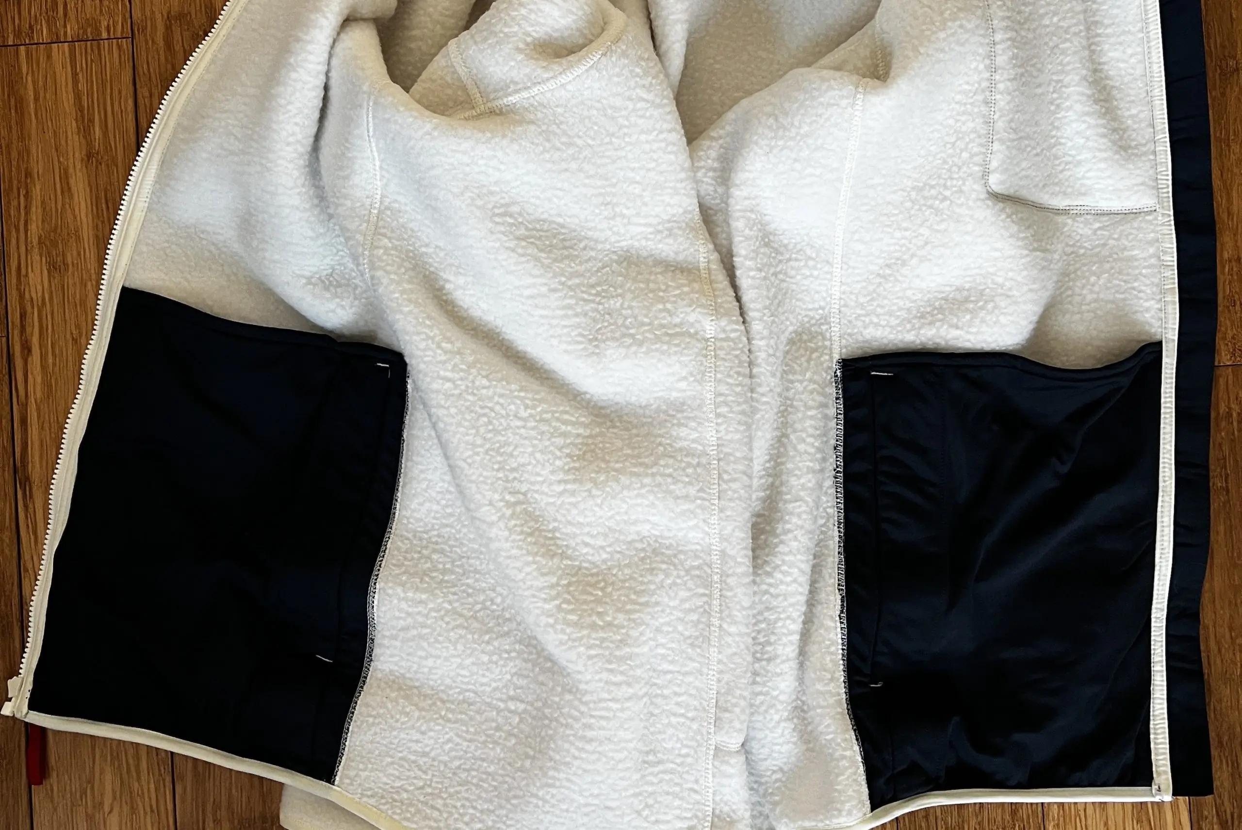 Helly Hansen drop pockets