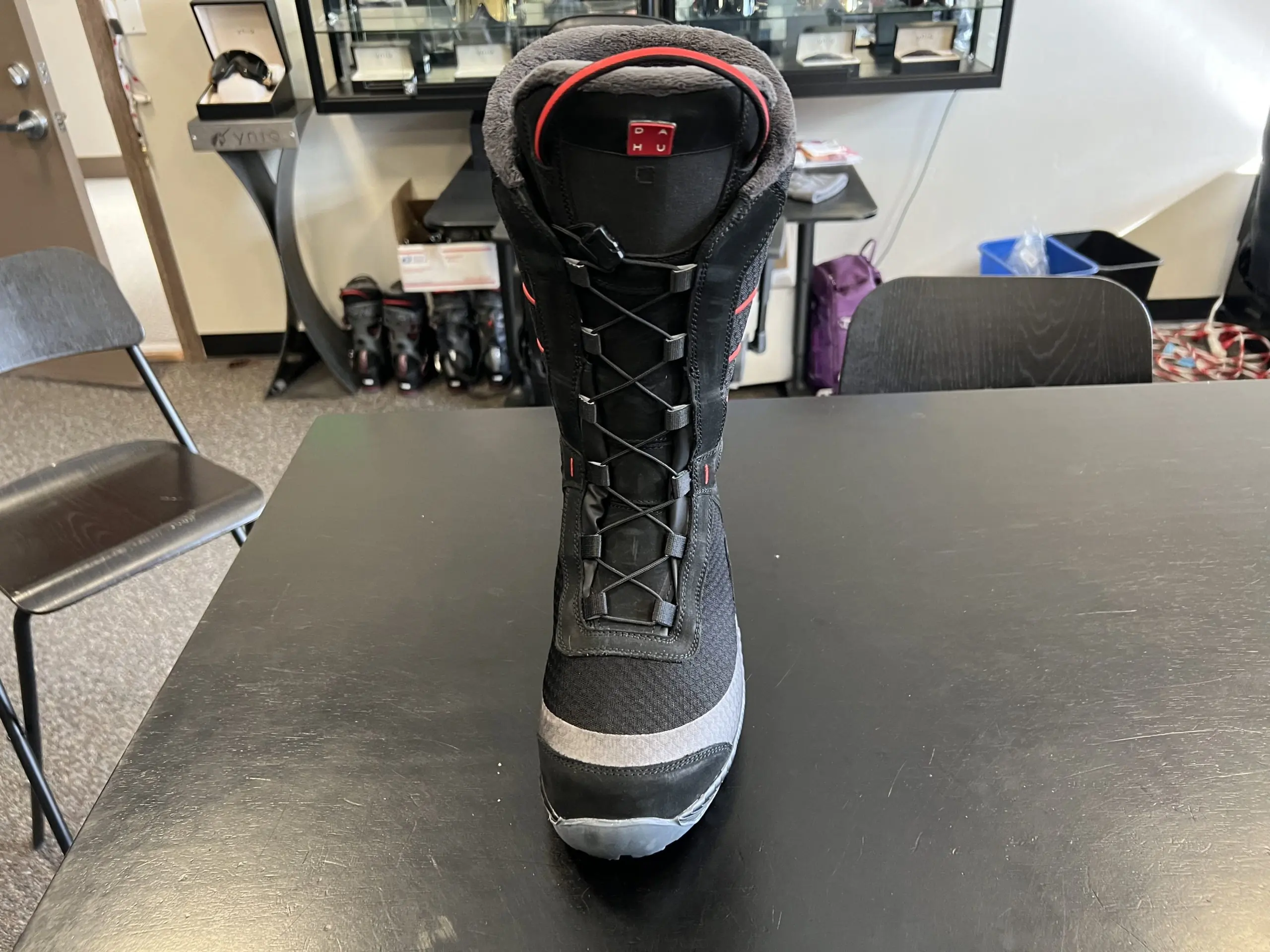 Dahu Écorce 01X liner front view on table