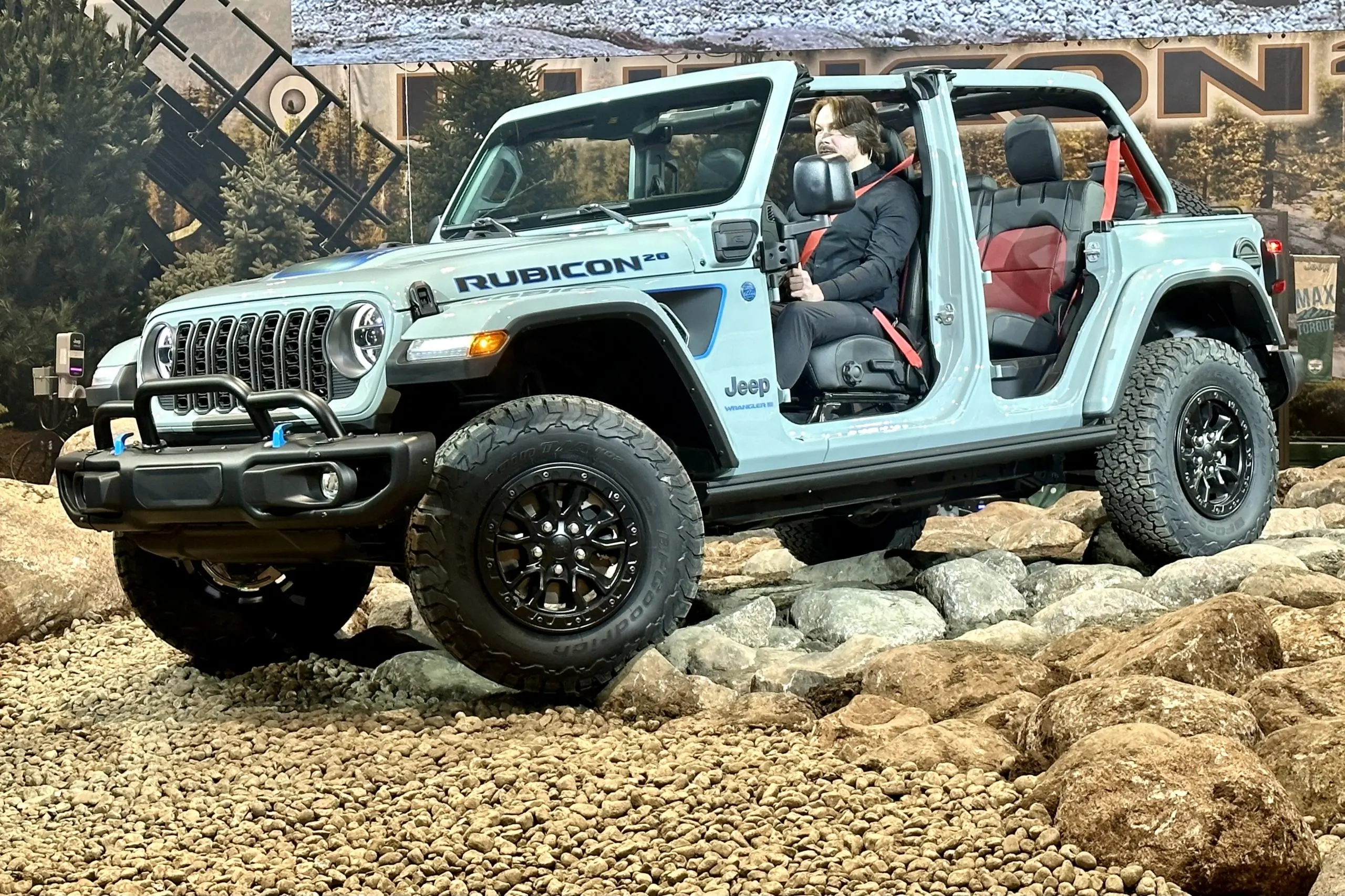 2023 Jeep Wrangler Rubicon 4xe 20th debuting at the Chicago Auto Show