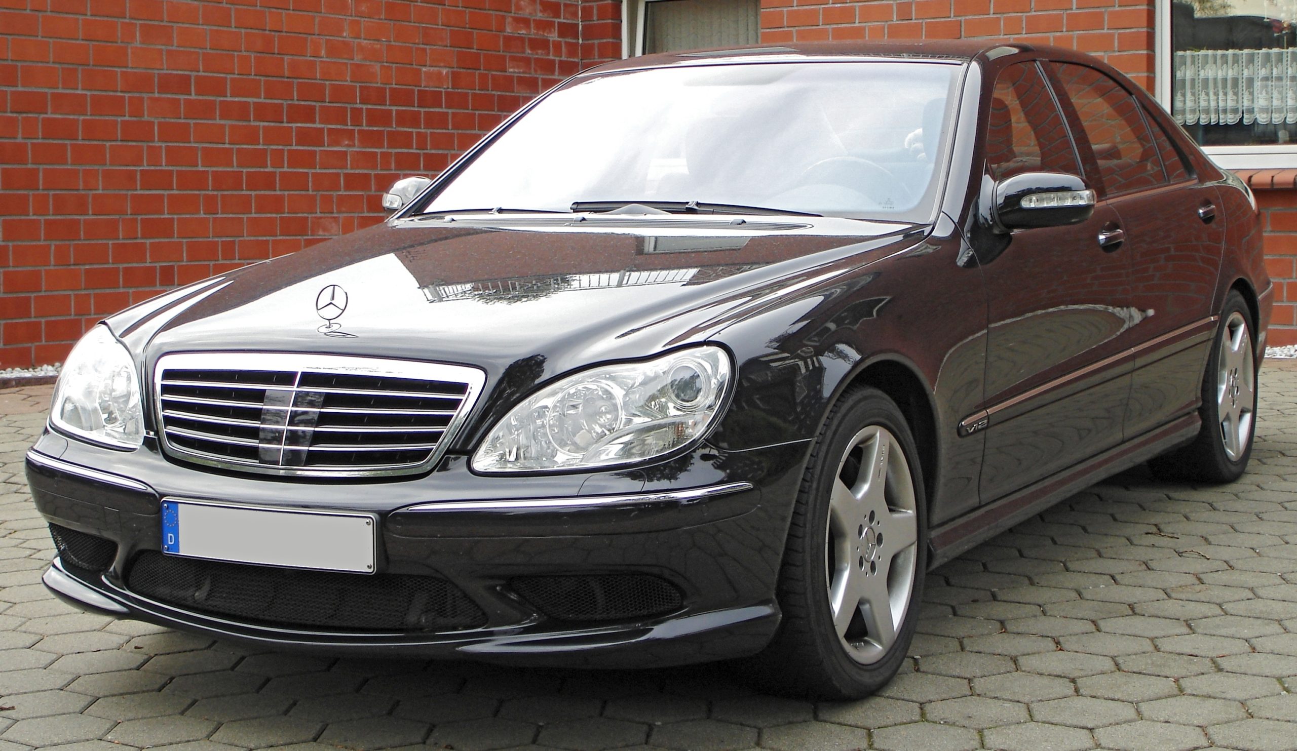 front view Mercedes-Benz S600 V12 W220