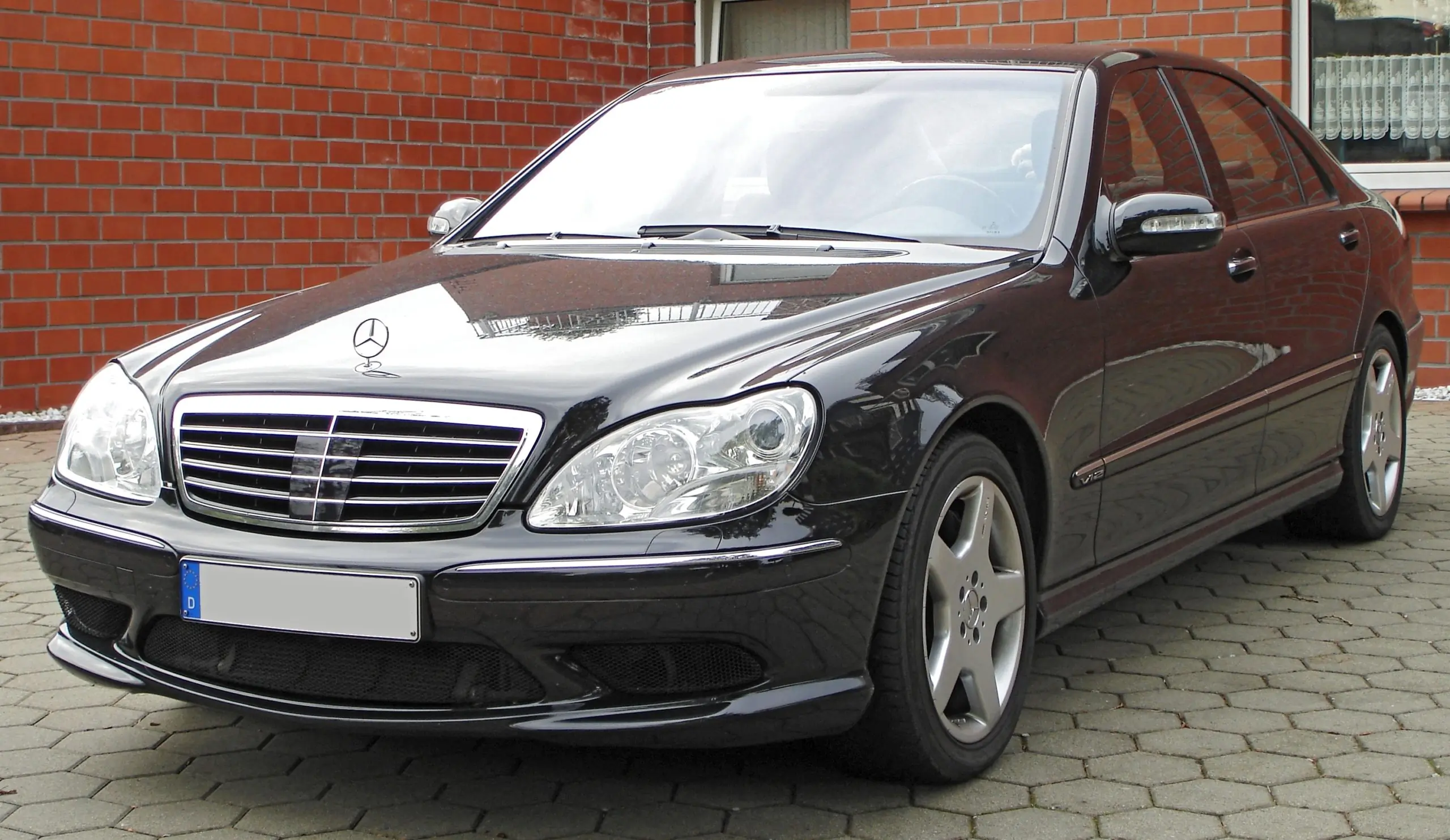front view Mercedes-Benz S600 V12 W220