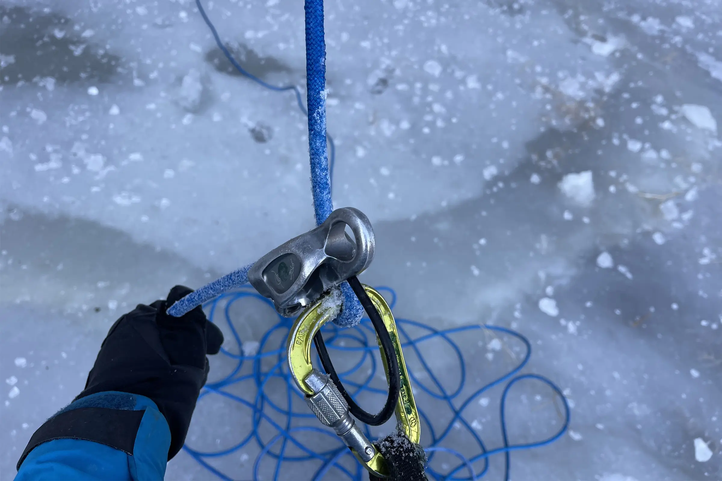 Ice on the sheath of a climbing rope