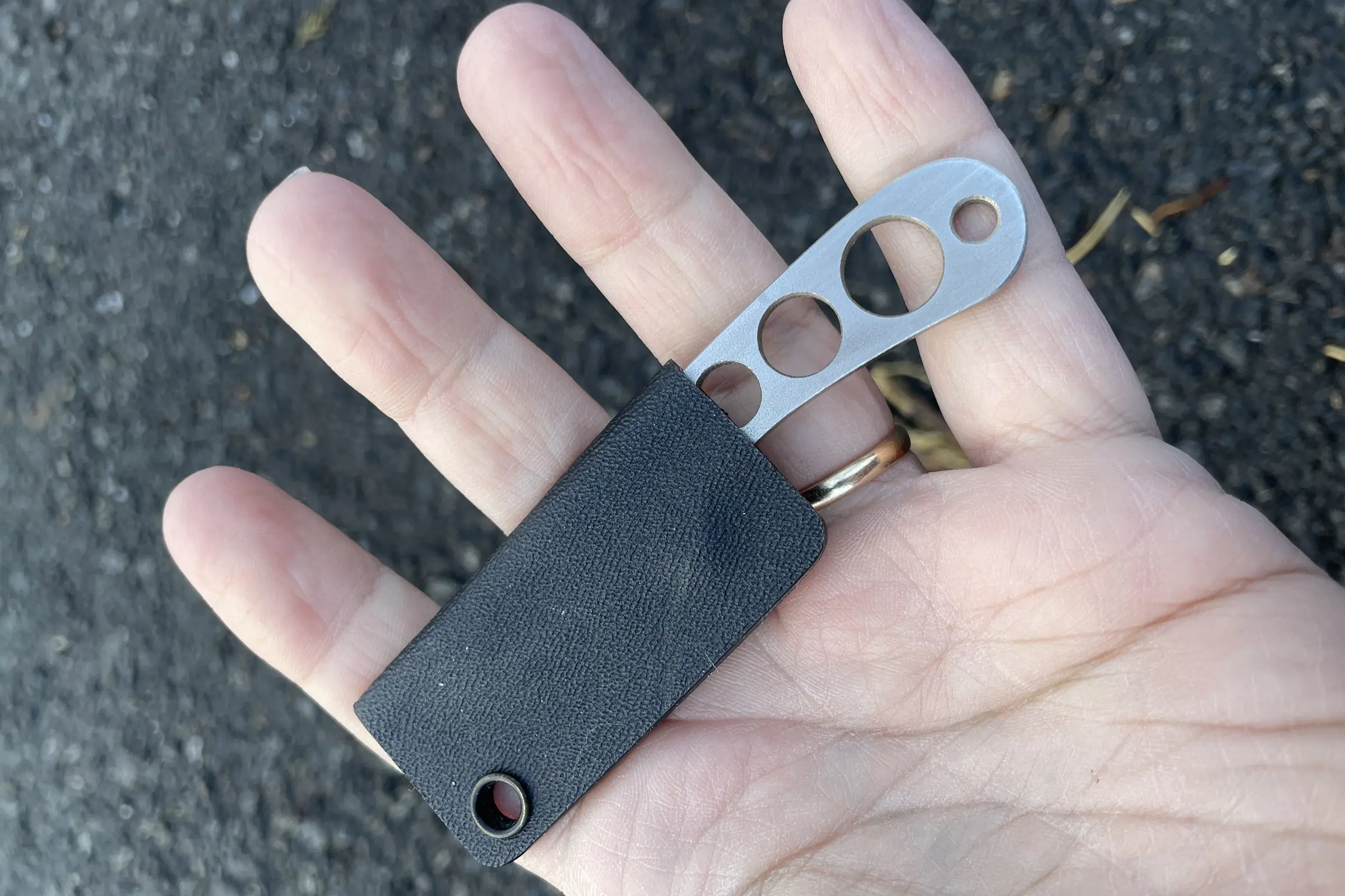 Wenger Aphid 2 knife in hand