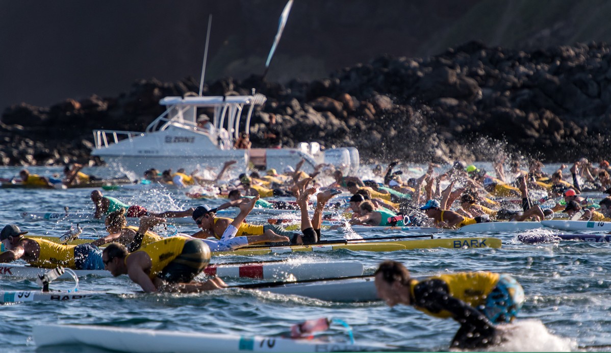 Paddleboarders at Hawaii's Moloka'i 2 O'ahu paddling race