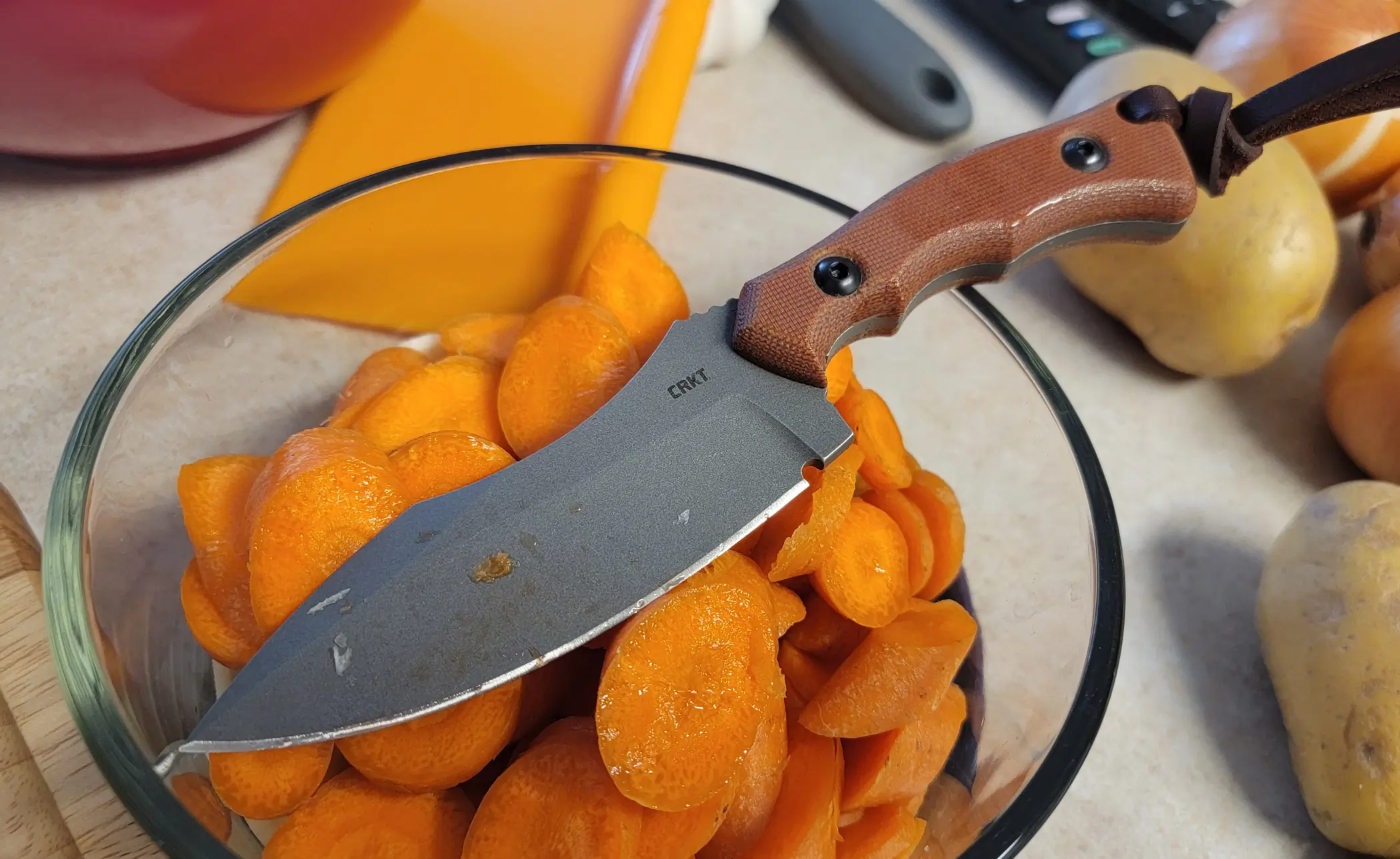 CRKT Bugsy slicing vegetables