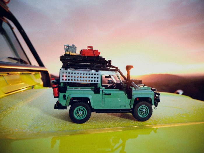 Lego Classic Defender 90