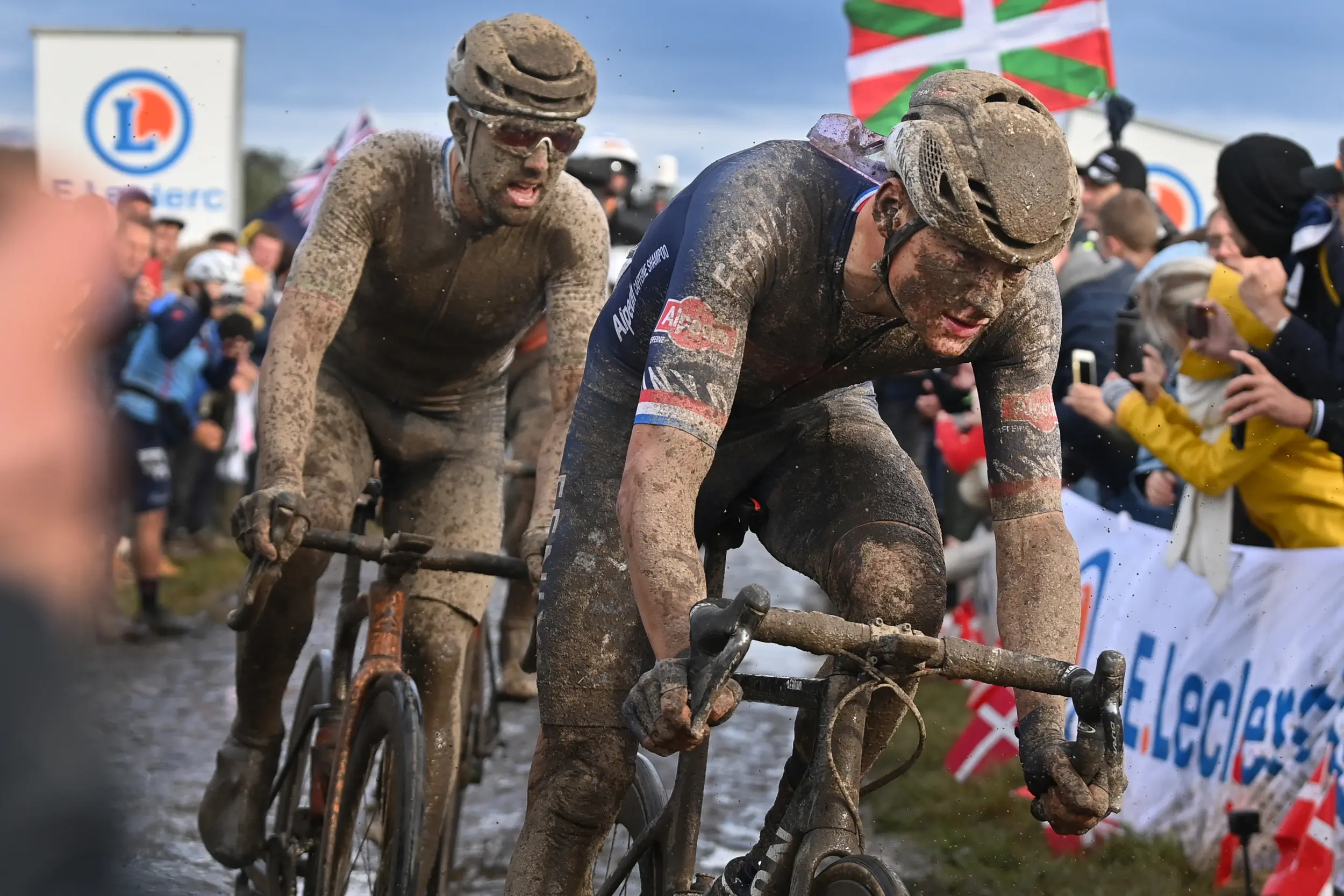 Sonny Cobrelli and Mathieu van der Peol in the 2021 Paris–Roubaix