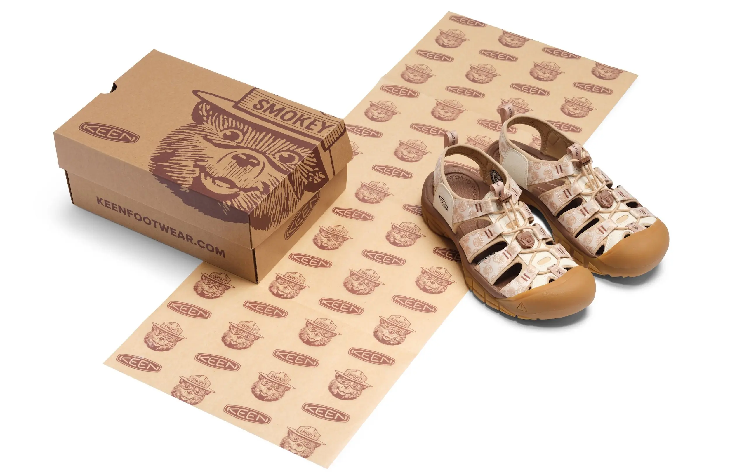 KEEN SMOKEY BEAR /限定コラボ・美品 Smokey Bear KEENs: Limited-Edition Sandals Launch Today