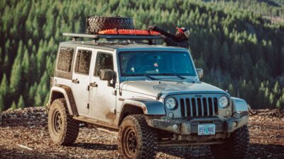 Yakima RibCage: Internally Supported System for Jeep Roof Storage