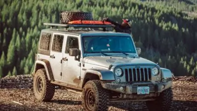 Yakima RibCage: Internally Supported System for Jeep Roof Storage