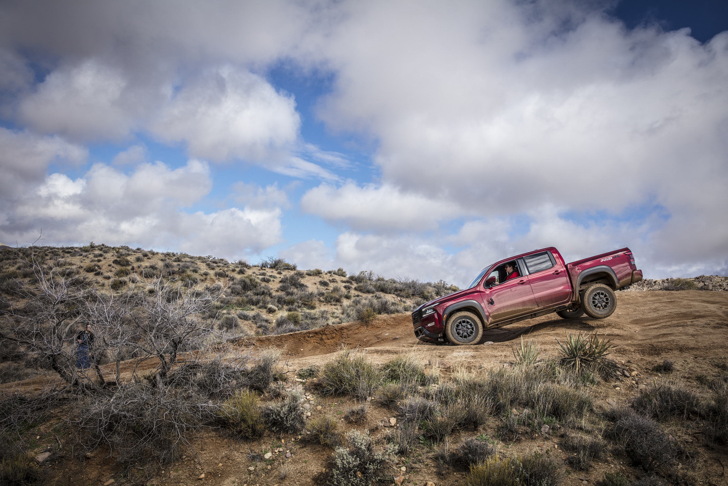 new nissan frontier performs a balancing act getting downhill