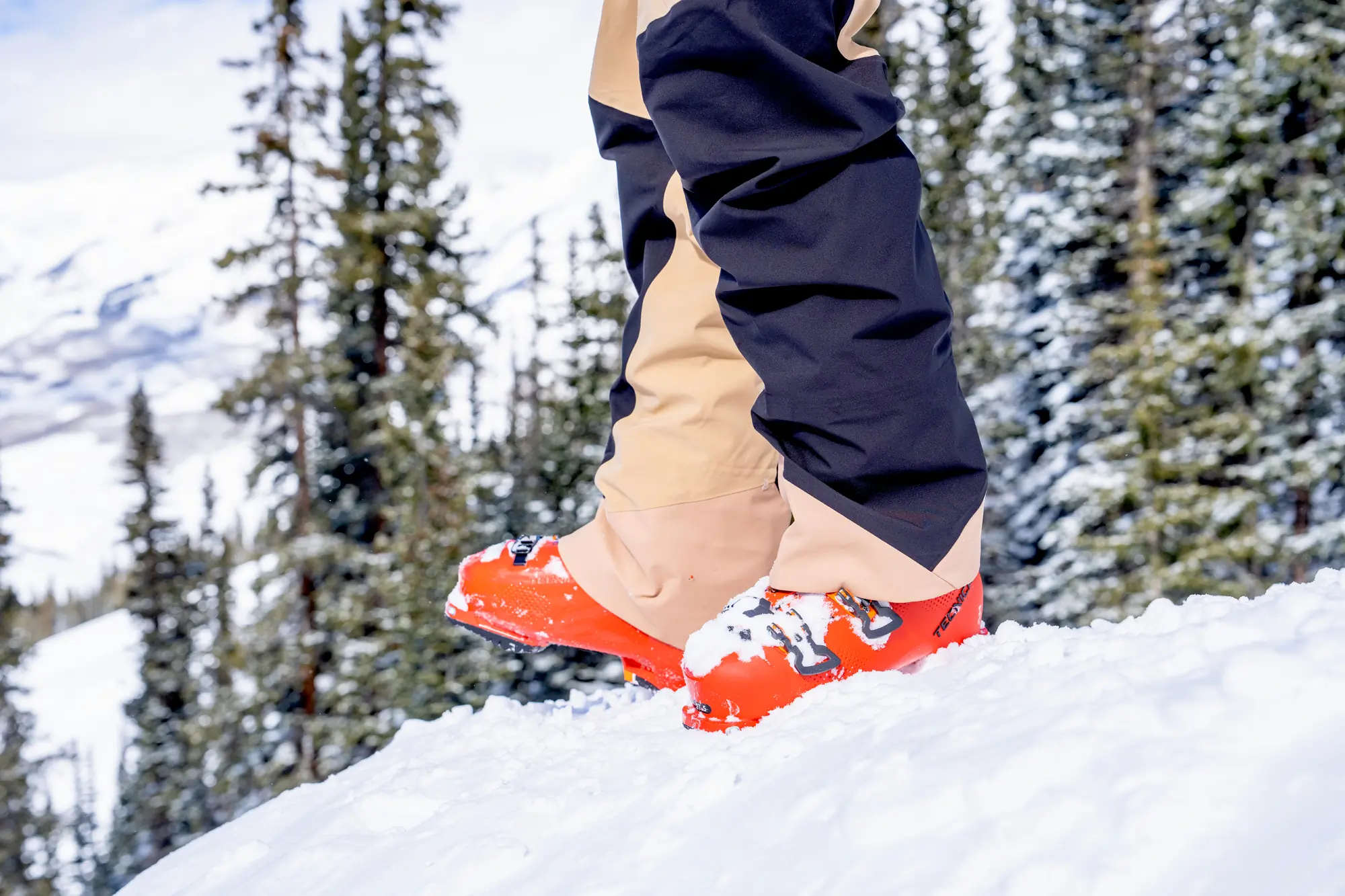Patagonia Men's SnowDrifter Bibs Review: A Super-Lightweight