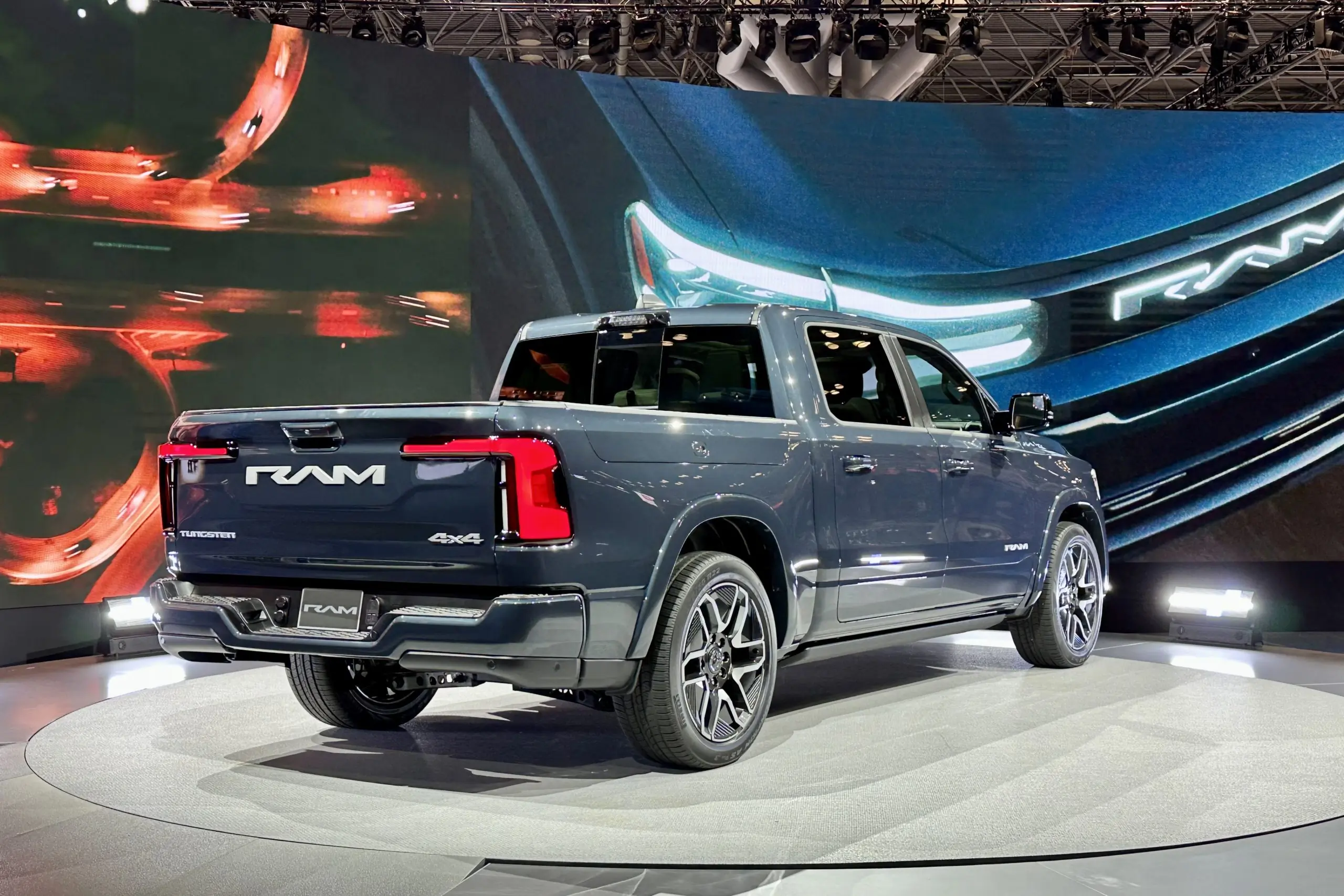 2025 Ram 1500 REV