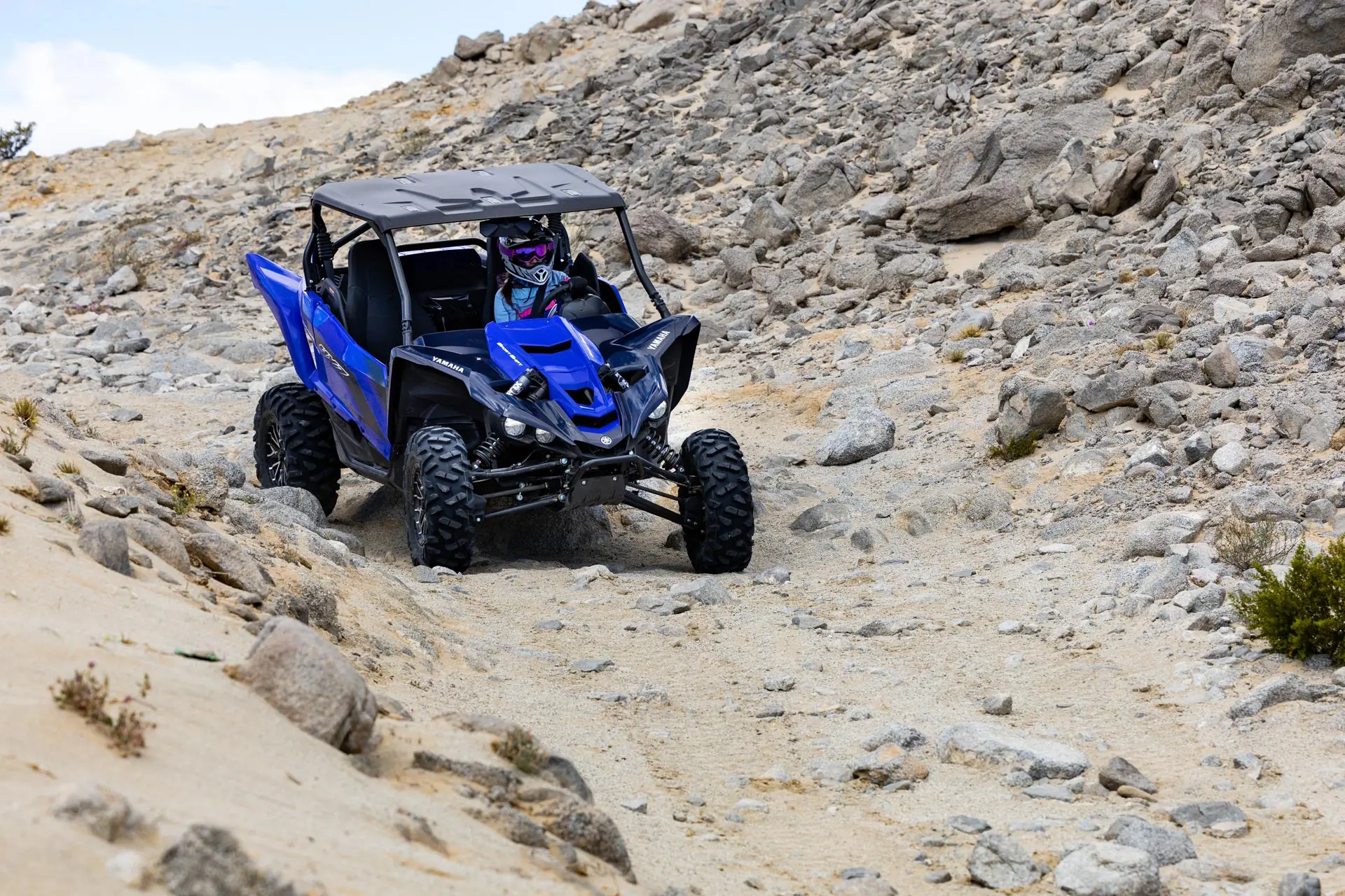 Driving Yamaha1000R SS