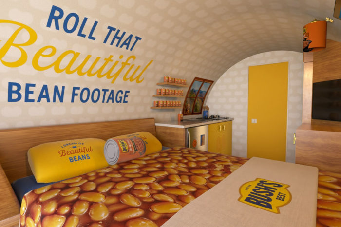 The bedroom of the Bush's Beans Canper. Very bean-themed. 