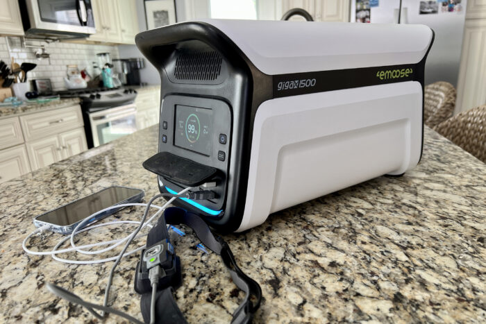 ‘Turbo-Boosting’ Power Station Stacks for Extra Juice: emoose Giga X1500 Power Station Review