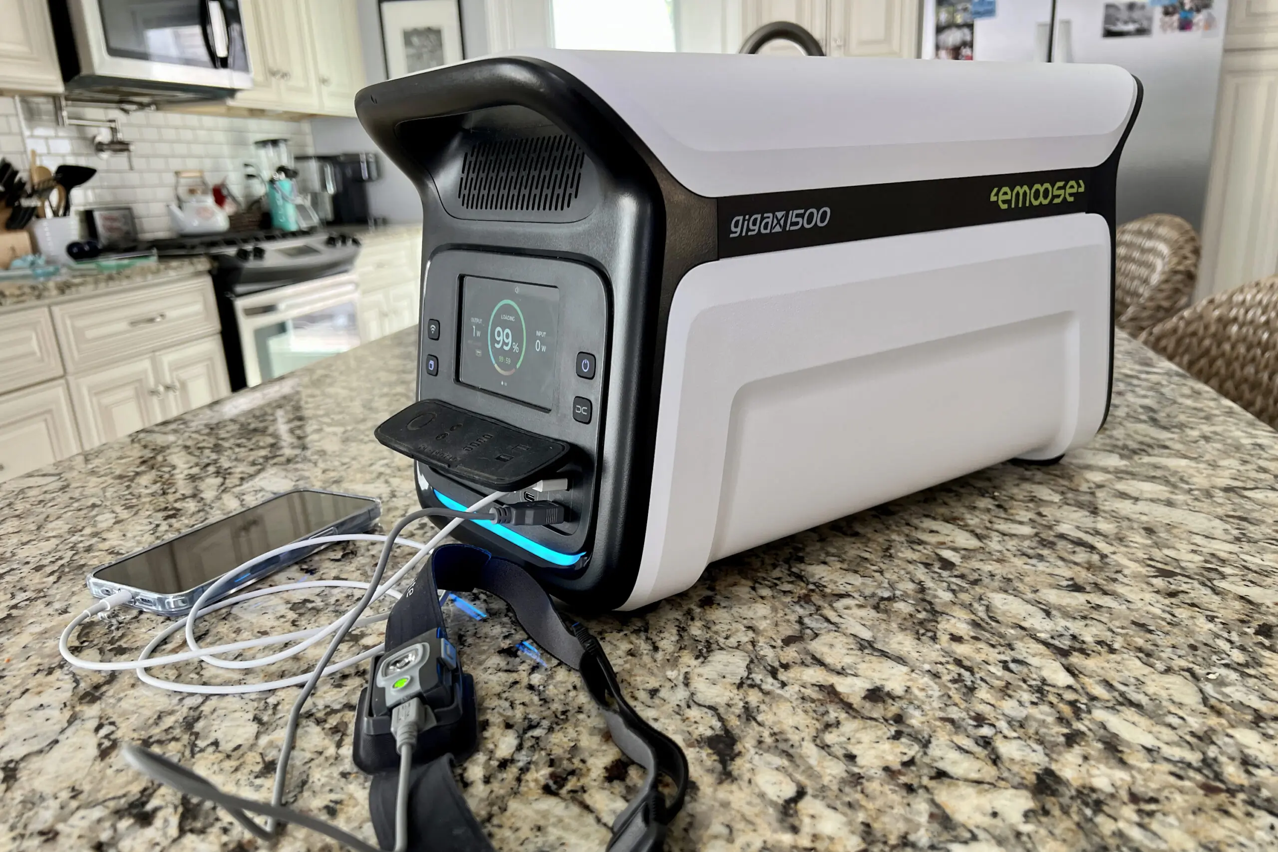 ‘Turbo-Boosting’ Power Station Stacks for Extra Juice: emoose Giga X1500 Power Station Review