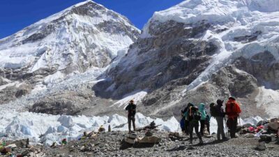 3 Sherpas Perish in Avalanche on Mount Everest