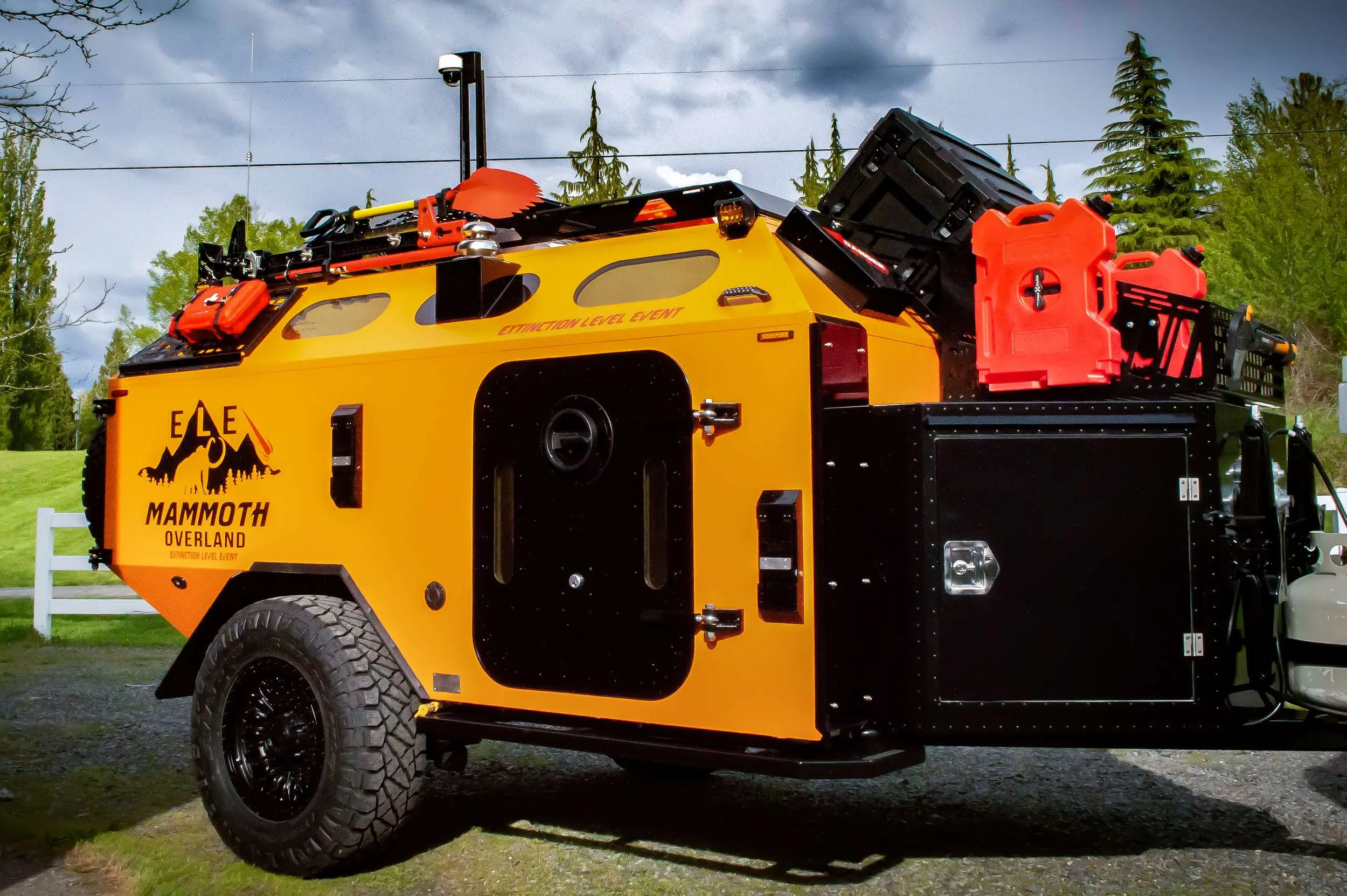 ‘Extinction-Level Event’ Camper Trailer: Mammoth Overland ELE Is Apocalypse-Ready