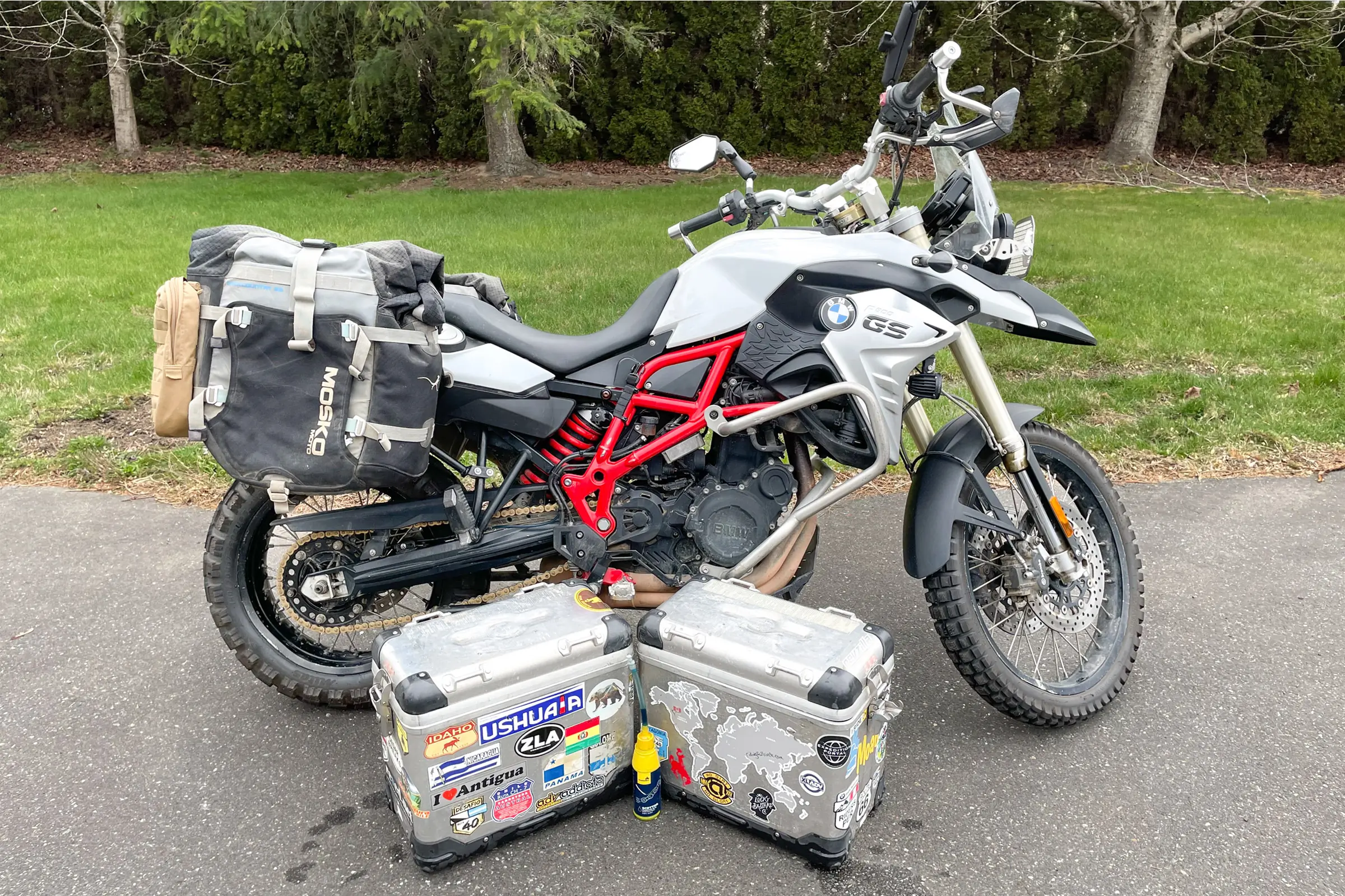 Hard Cases vs. Soft Bags: What’s the Ideal Luggage for Adventure Motorcycle Travel?