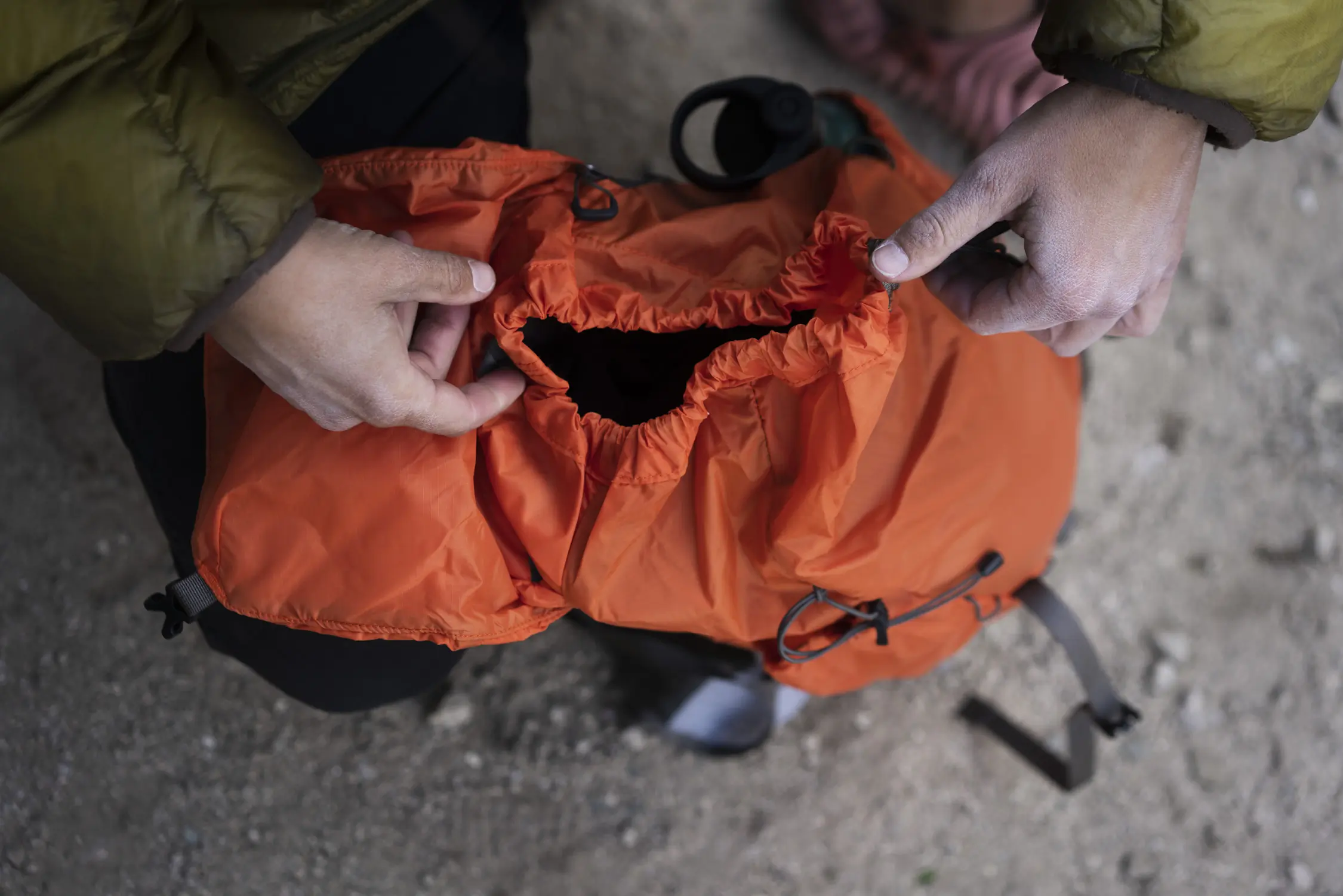 REI Co-op Flash 22 Daypack Closure