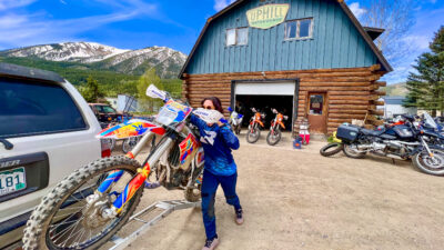 How to Transport Your Dirt Bike: Hitch Carriers vs. Trailers