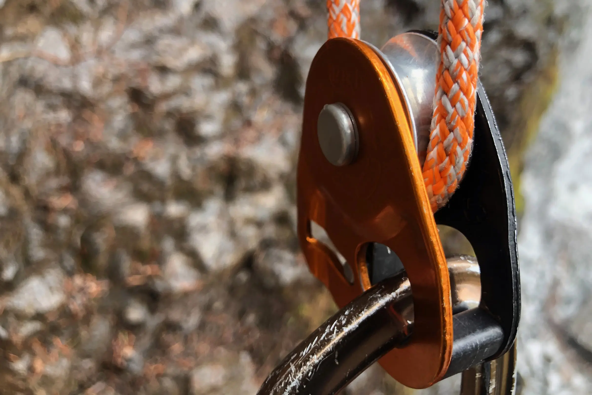 Petzl RAD Line and Mammut Glacier Cord hyperstatic cord go head to head; (photo/Bergen Tjossem)