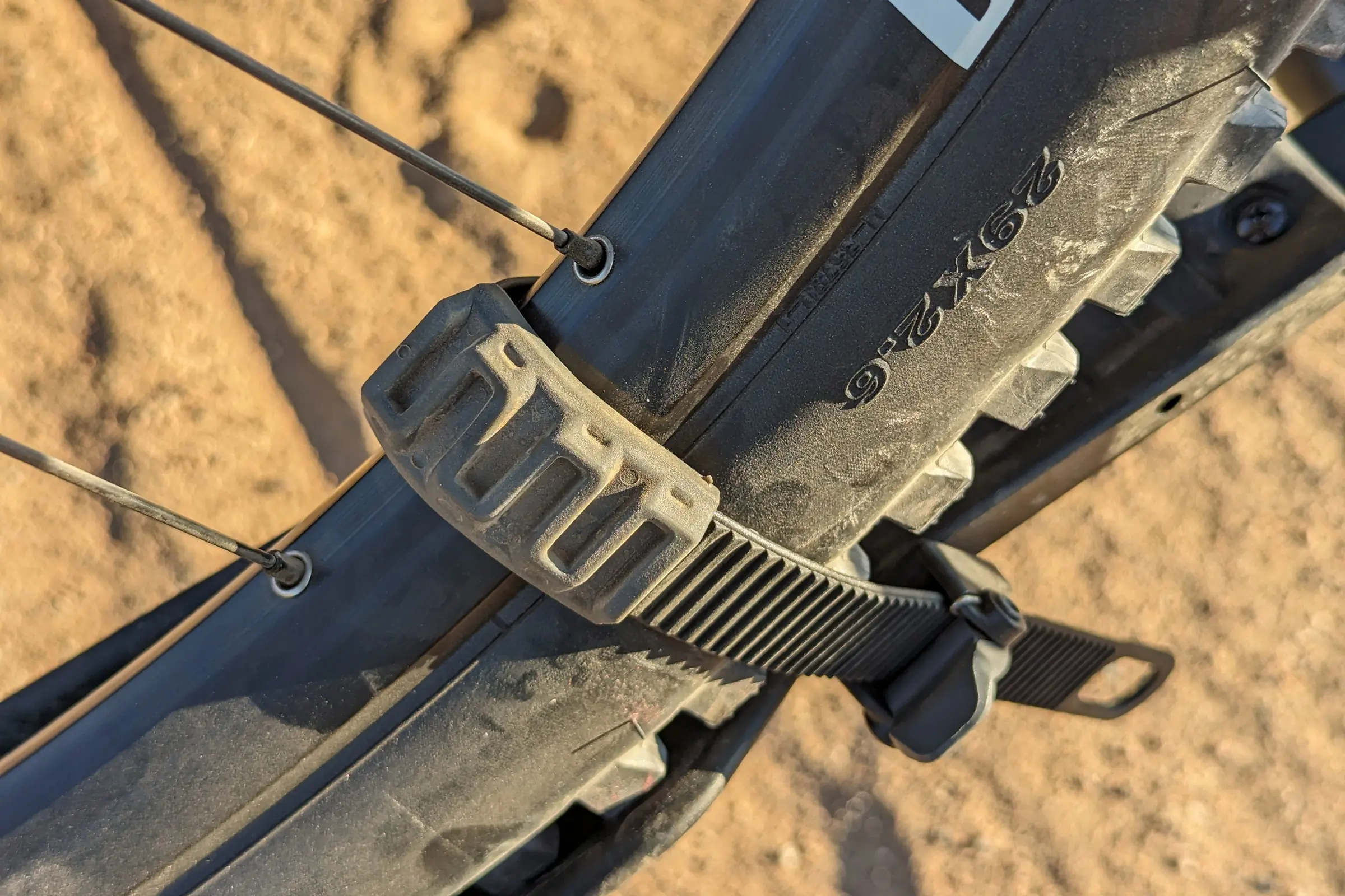 Hollywood Destination Hitch 2 Larese Tire ratchet strap