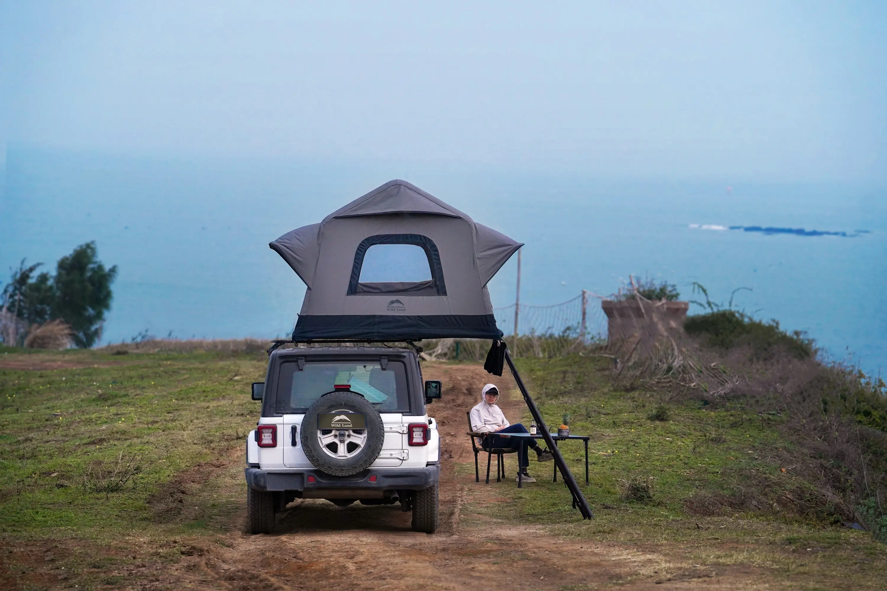Wild Land Air Cruiser rooftop tent
