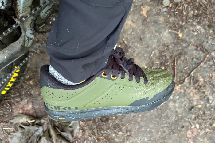 Test riding with the Giro Latch shoes