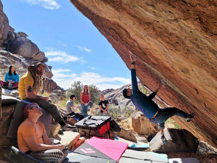 Seiji Ishii bouldering at Hueco Tanks