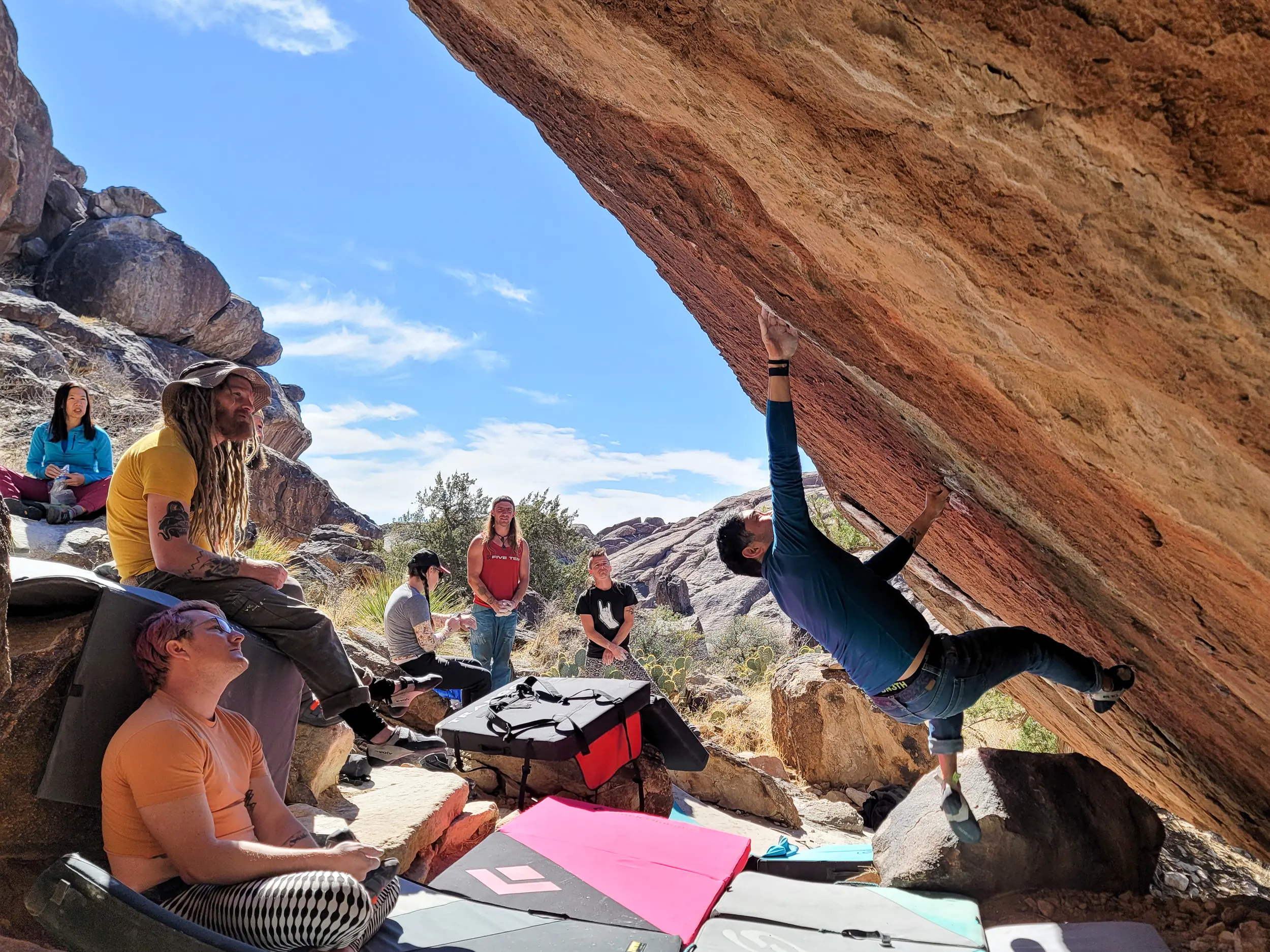 Seiji Ishii bouldering at Hueco Tanks