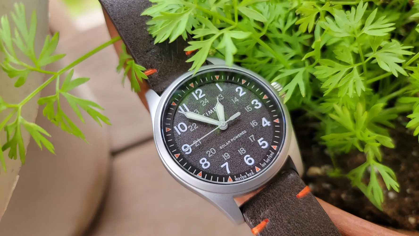 TIMEX EXPEDITION NORTH ソーラー時計 タイメックス」のアウトドアに最適なソーラー充電で4か月駆動