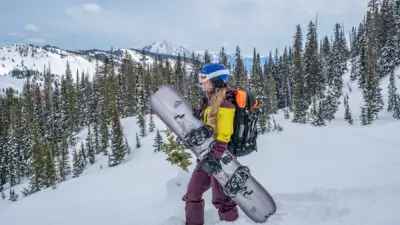 Stranda Women’s Descender Splitboard Review: Ready to Hammer, Fly, and Swiftly Carve