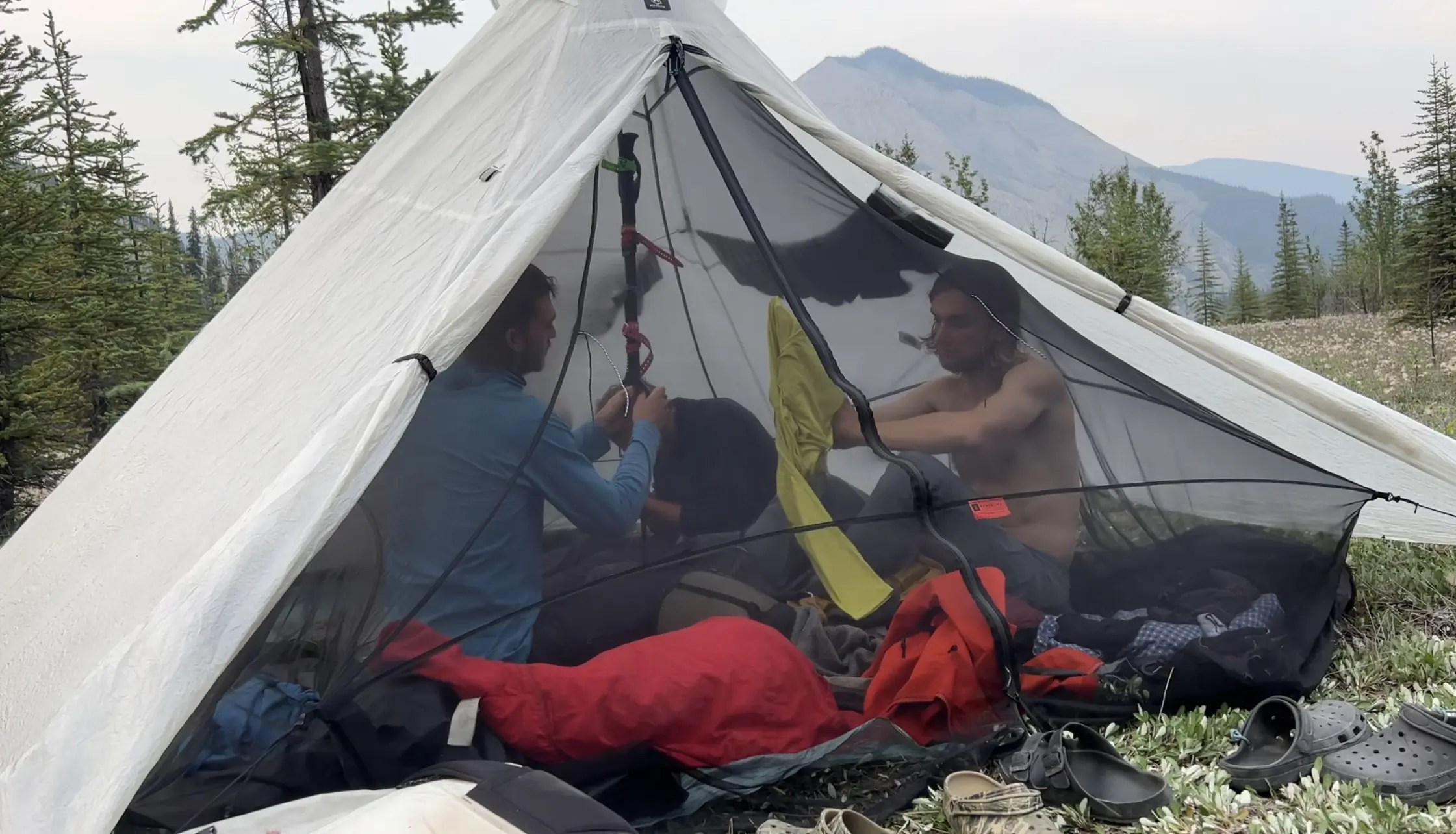 hyperlite mountain gear ultamid4 インサート付き Hyperlite Mountain Gear UltaMid 4 Ultralight Pyramid Tent