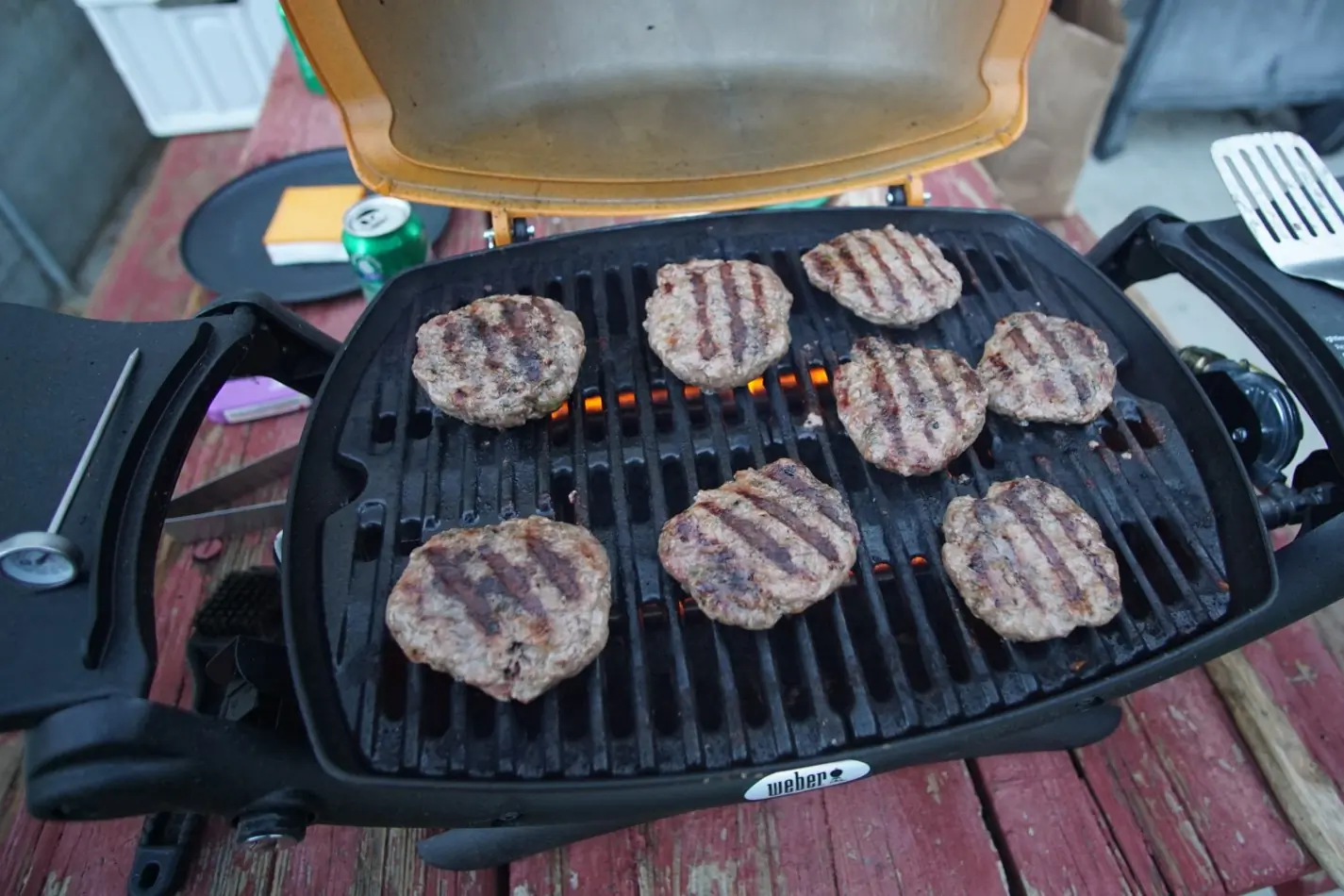 Large cooking space on the Weber Q1200