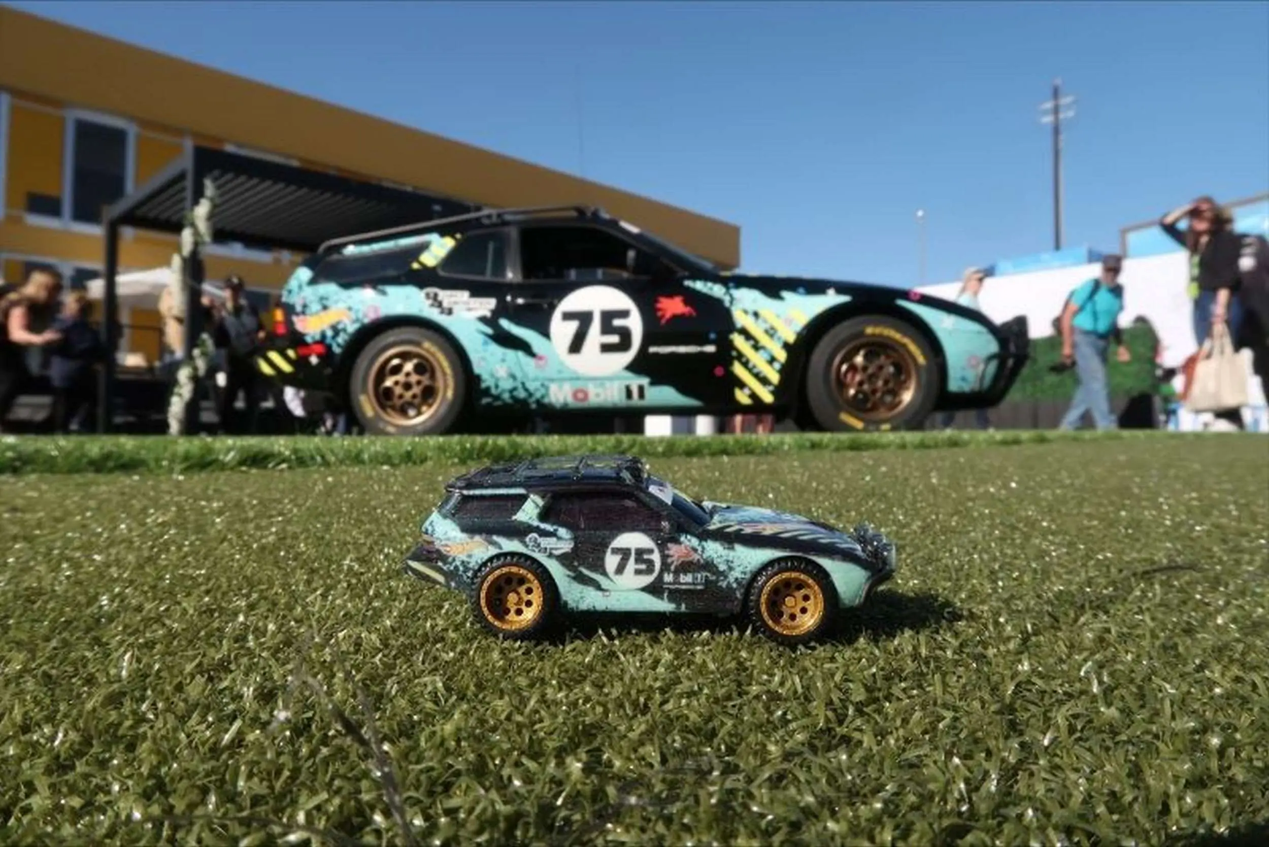 ミニカー Hotwheeels Porsche 944 Dirtmeister Porsche Dirtmeister 944 RLC Exclusive - YouTube