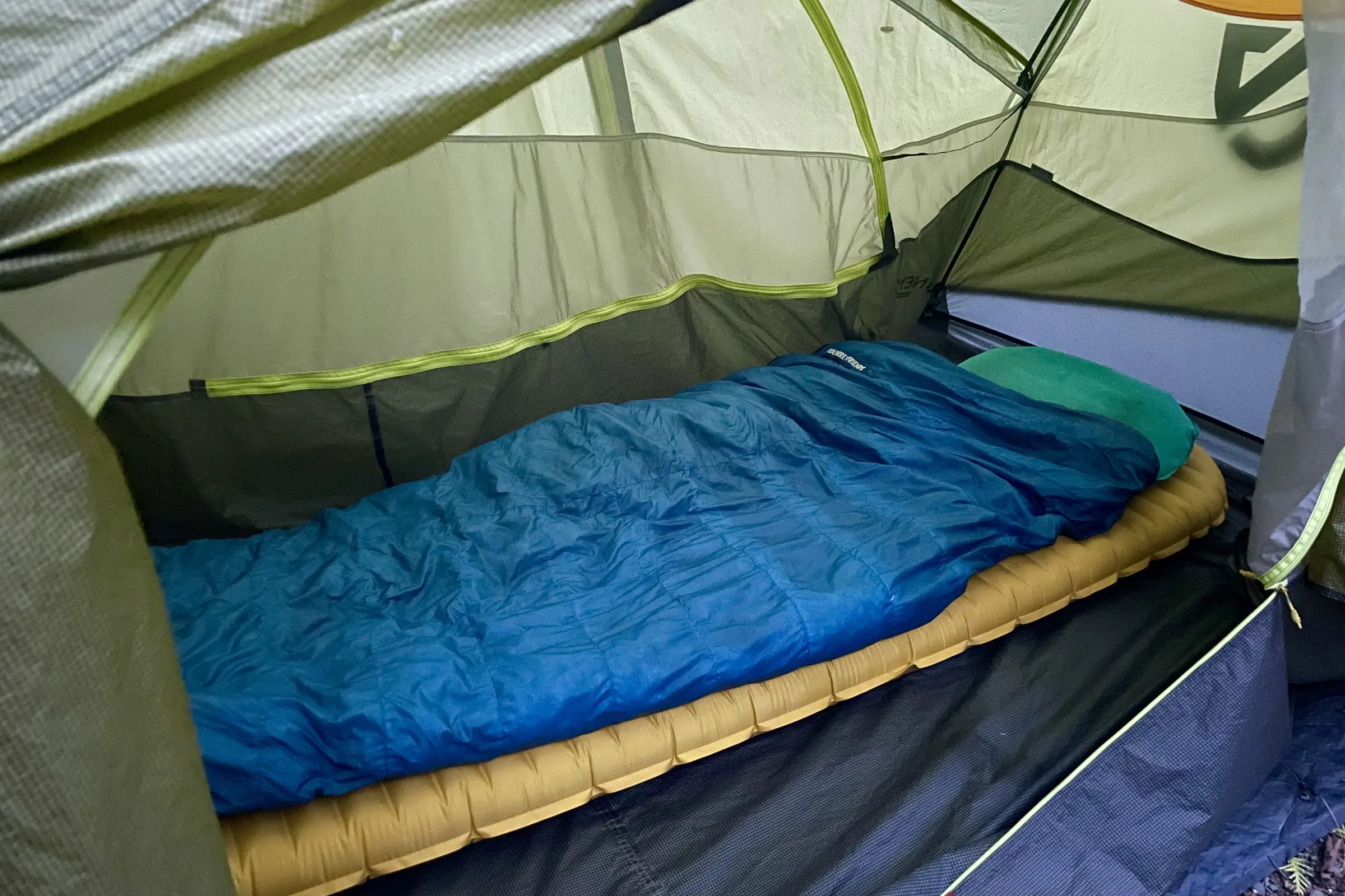 setup tent with a sleeping bag, feathered friends flicker ul quit, sea to summit aeros pillow and therm-a-rest neo air xlite nxt sleeping pad