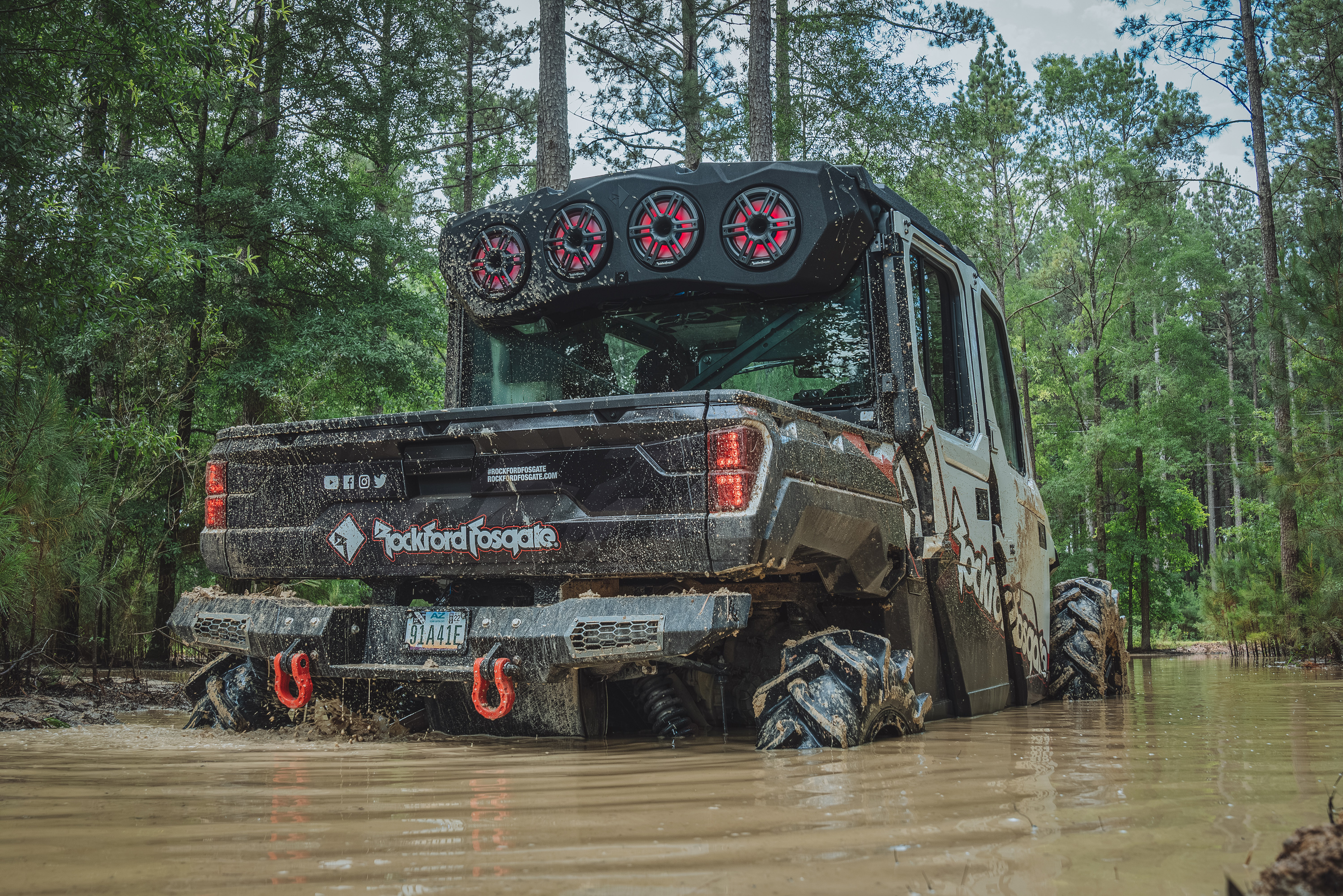 polaris ranger wiith rockford fosgate ssoundsystem, fording muddy swamp
