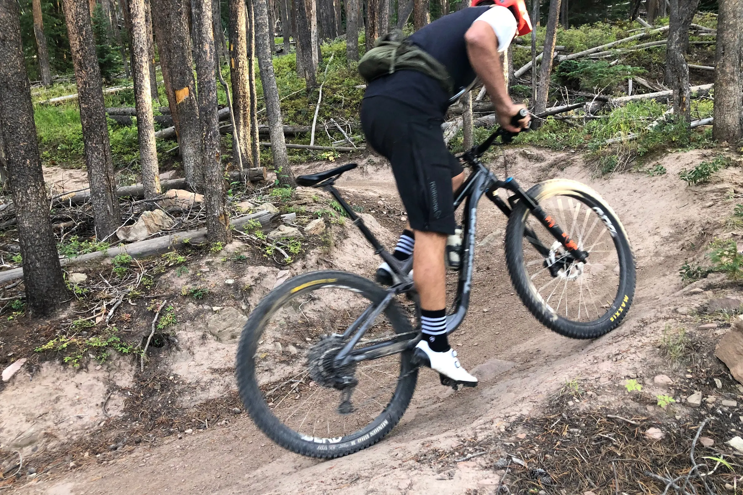 Shimano S-Phyre XC902 showcasing the stiffness of the shoe on a challening mountain bike ride