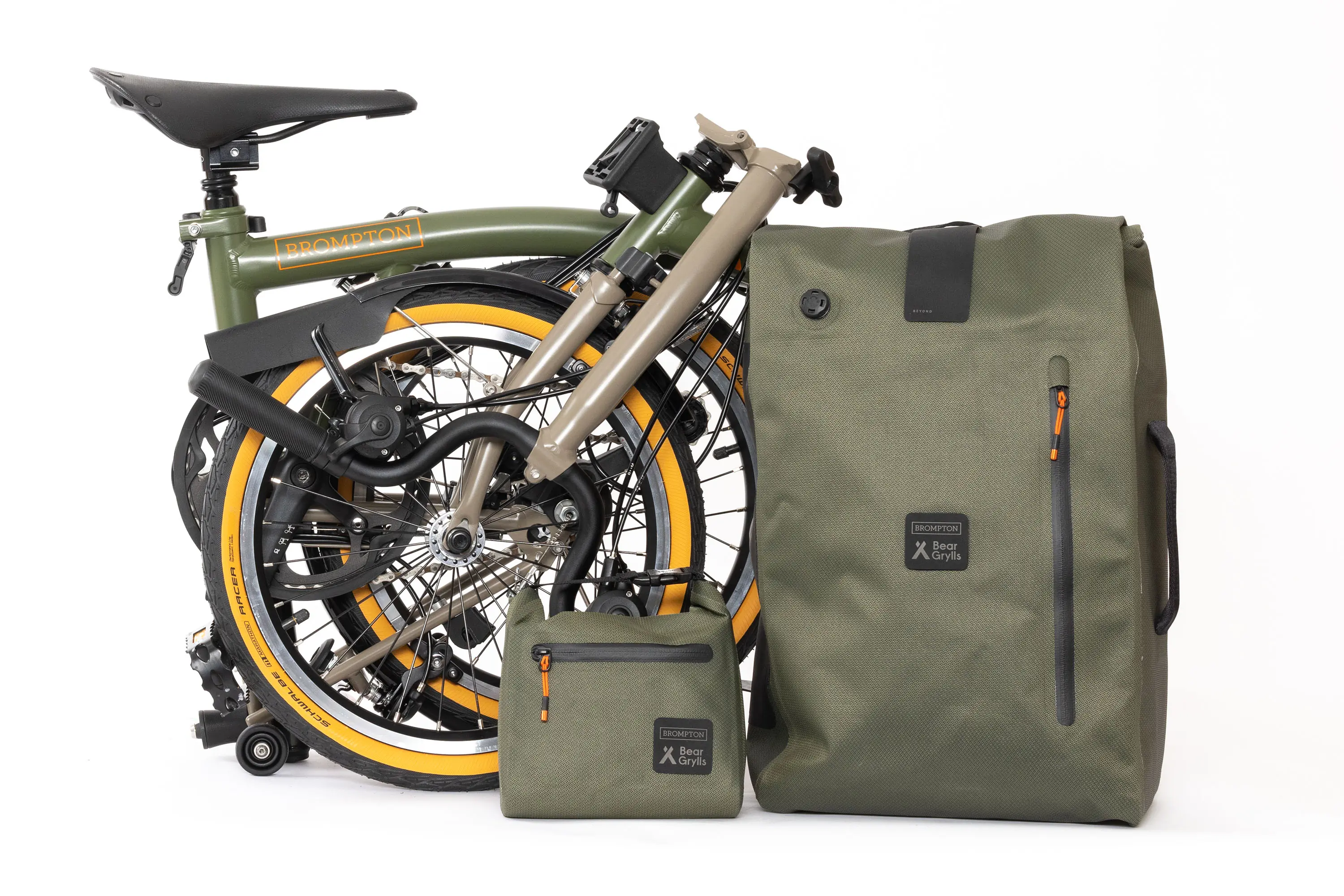 アクセサリー Brompton x BearGrylls WaterproofBackpack Brompton x Bear Grylls Waterproof Backpack | Brompton Bicycle USA