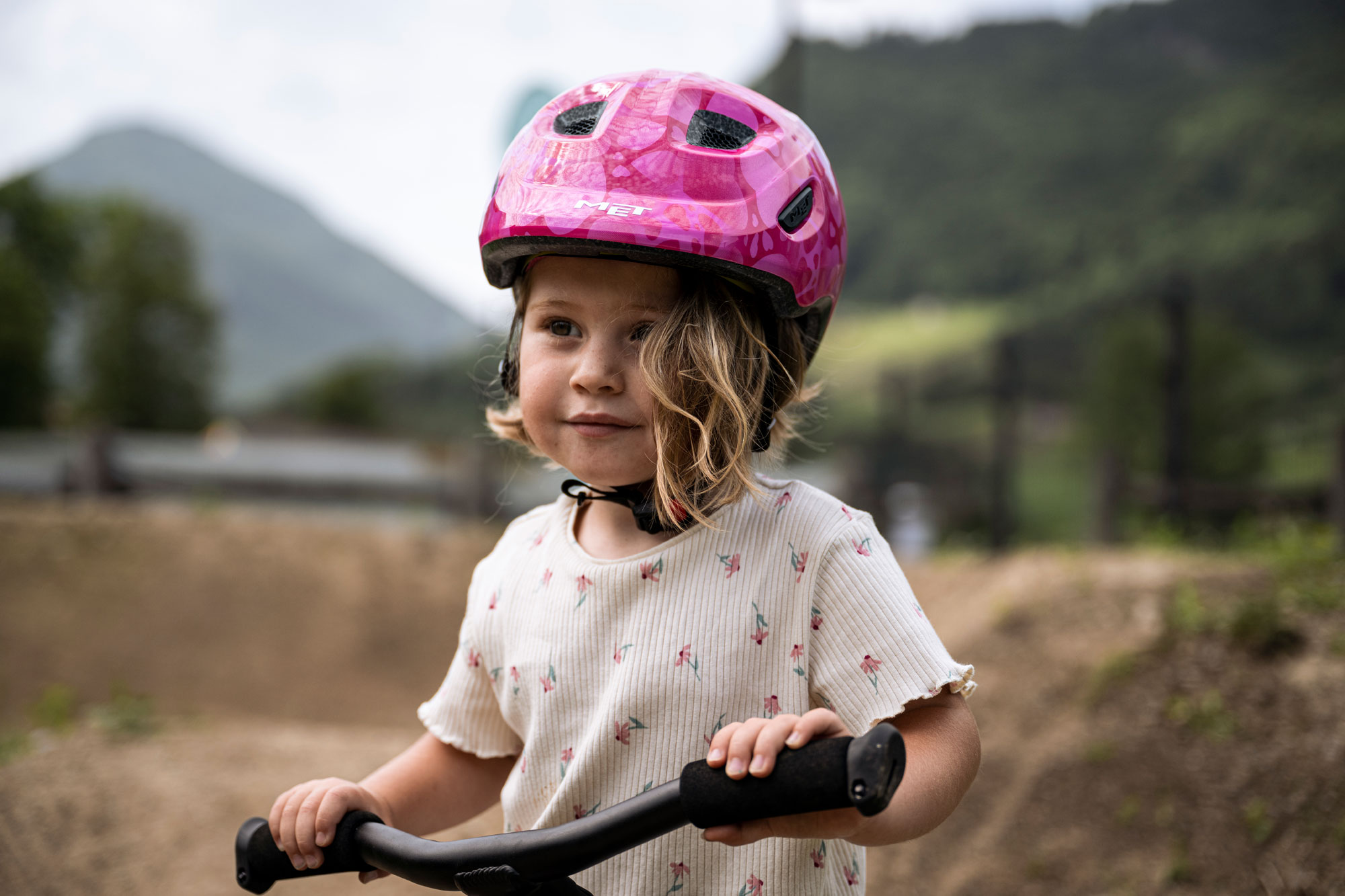 You need a different helmet if you are a kid or a grown up racer! (photo/MET)