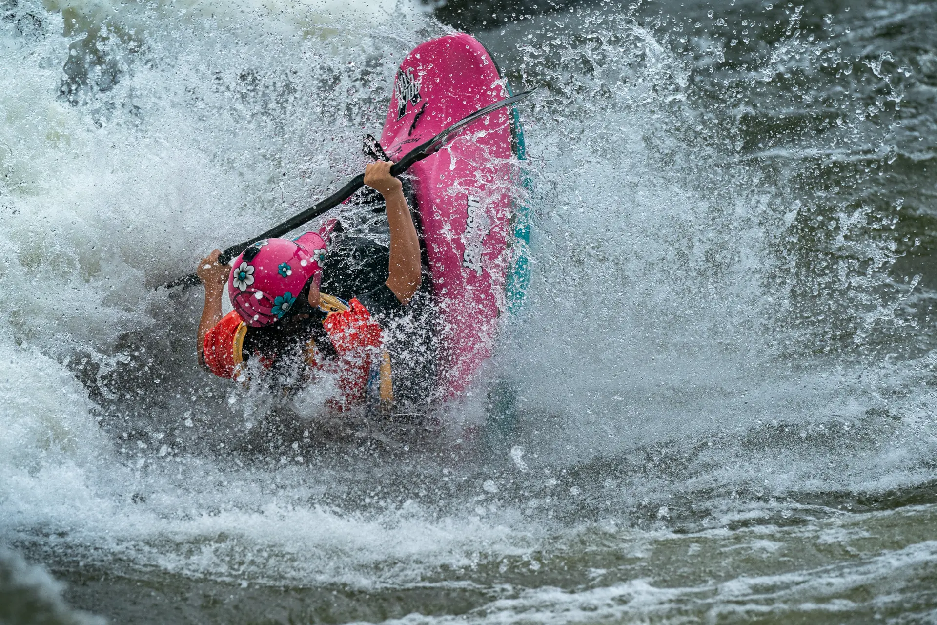 Emily Jackson (USA), getting vertical in the preliminary round of the Women’s K1 competition