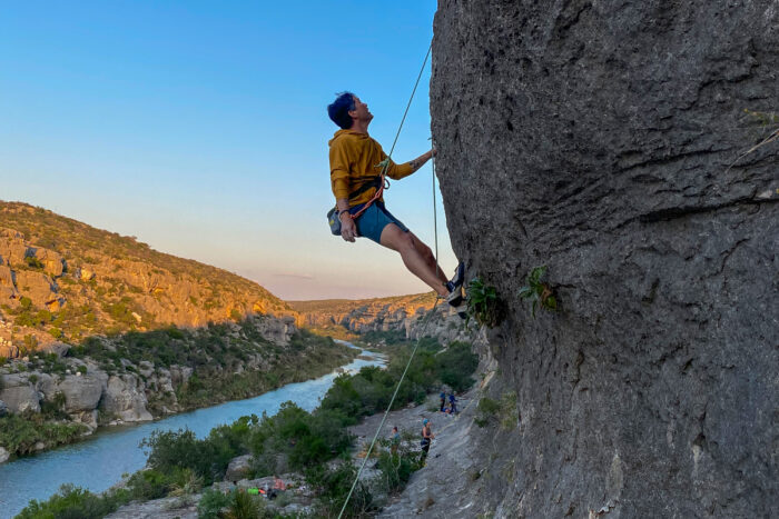 Climbing editor Seiji Ishii hang-dogging on the Edelrid Neo 3R 9.8 climbing rope
