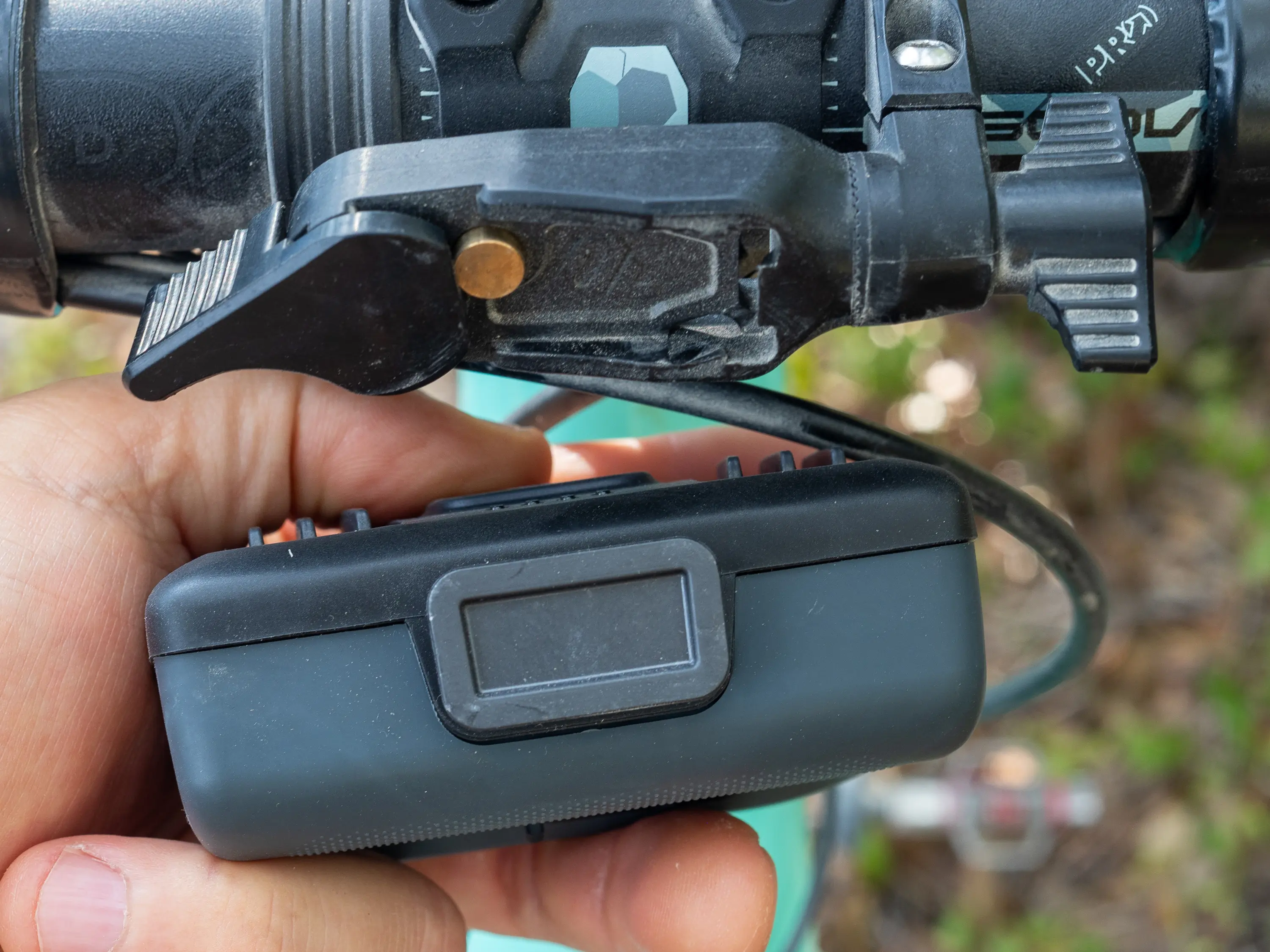 Outbound Lighting Detour bicycle light mounting method