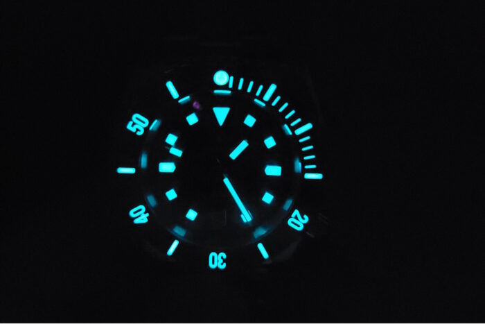 endeavour ii watch glowing in the dark