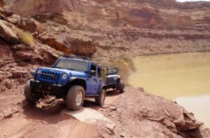 Jeep rock crawling in hey joe canyon