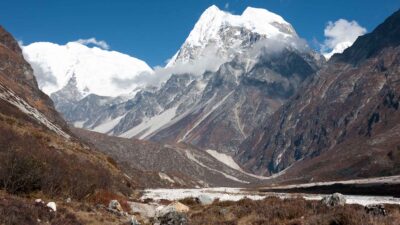 Avalanche on Tibetan Mountain Takes 2 Lives — Other Climbers Still Missing